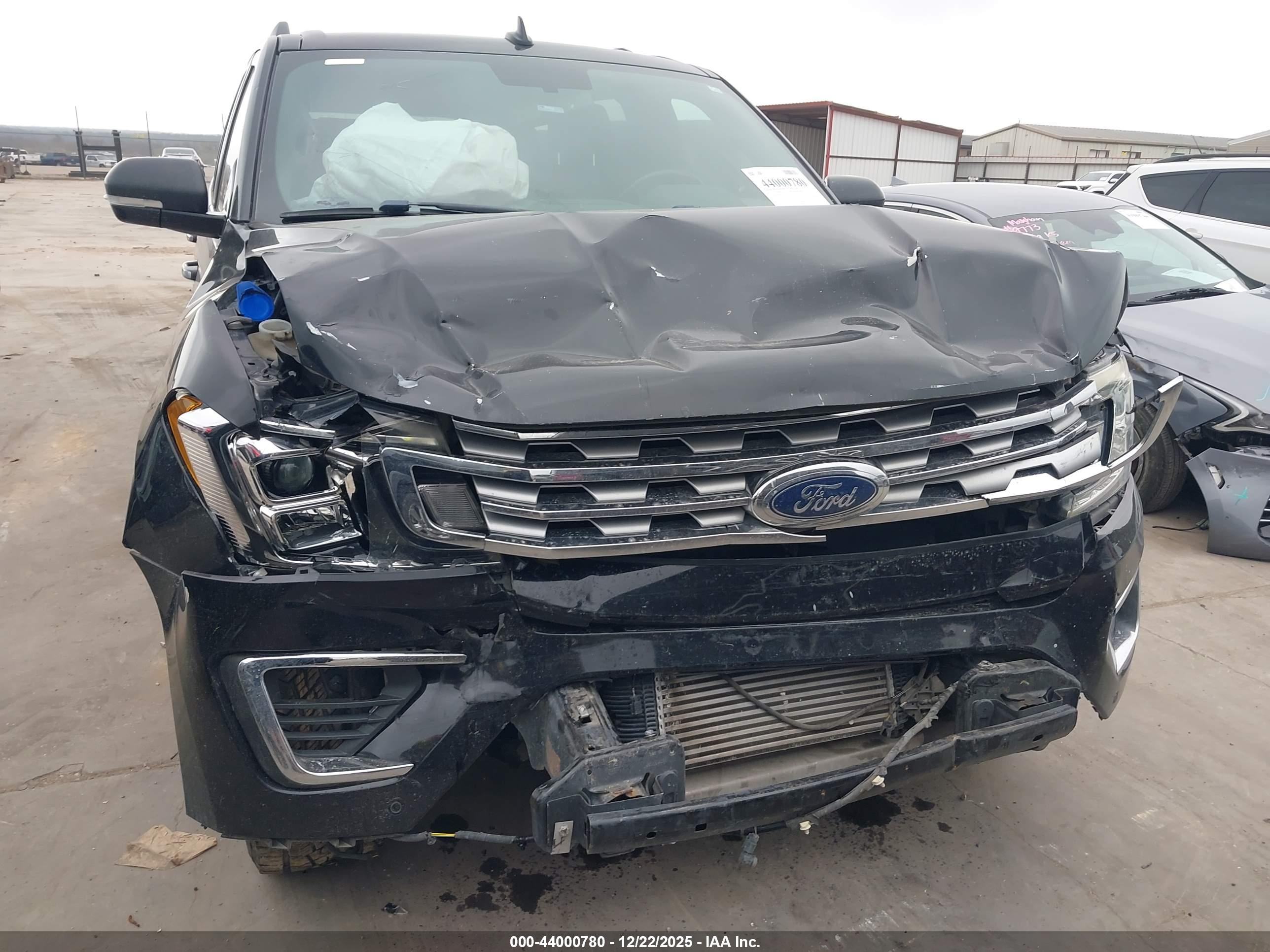FORD EXPEDITION image 6