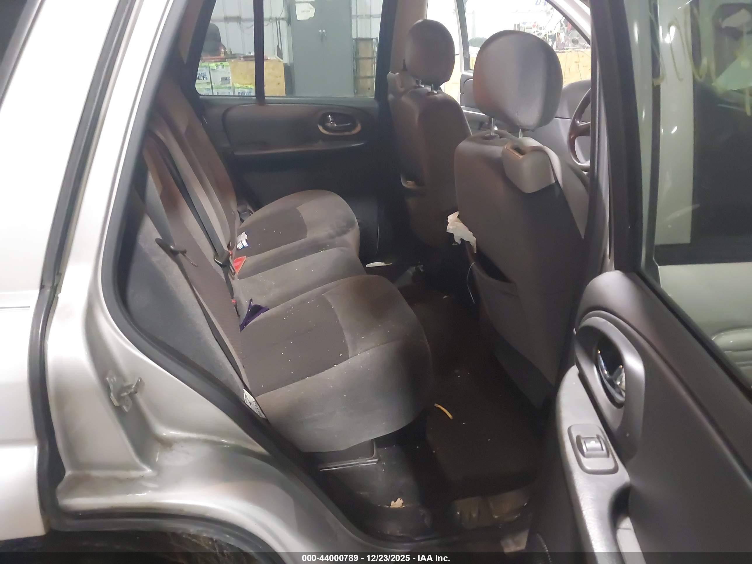 CHEVROLET TRAILBLAZER image 8