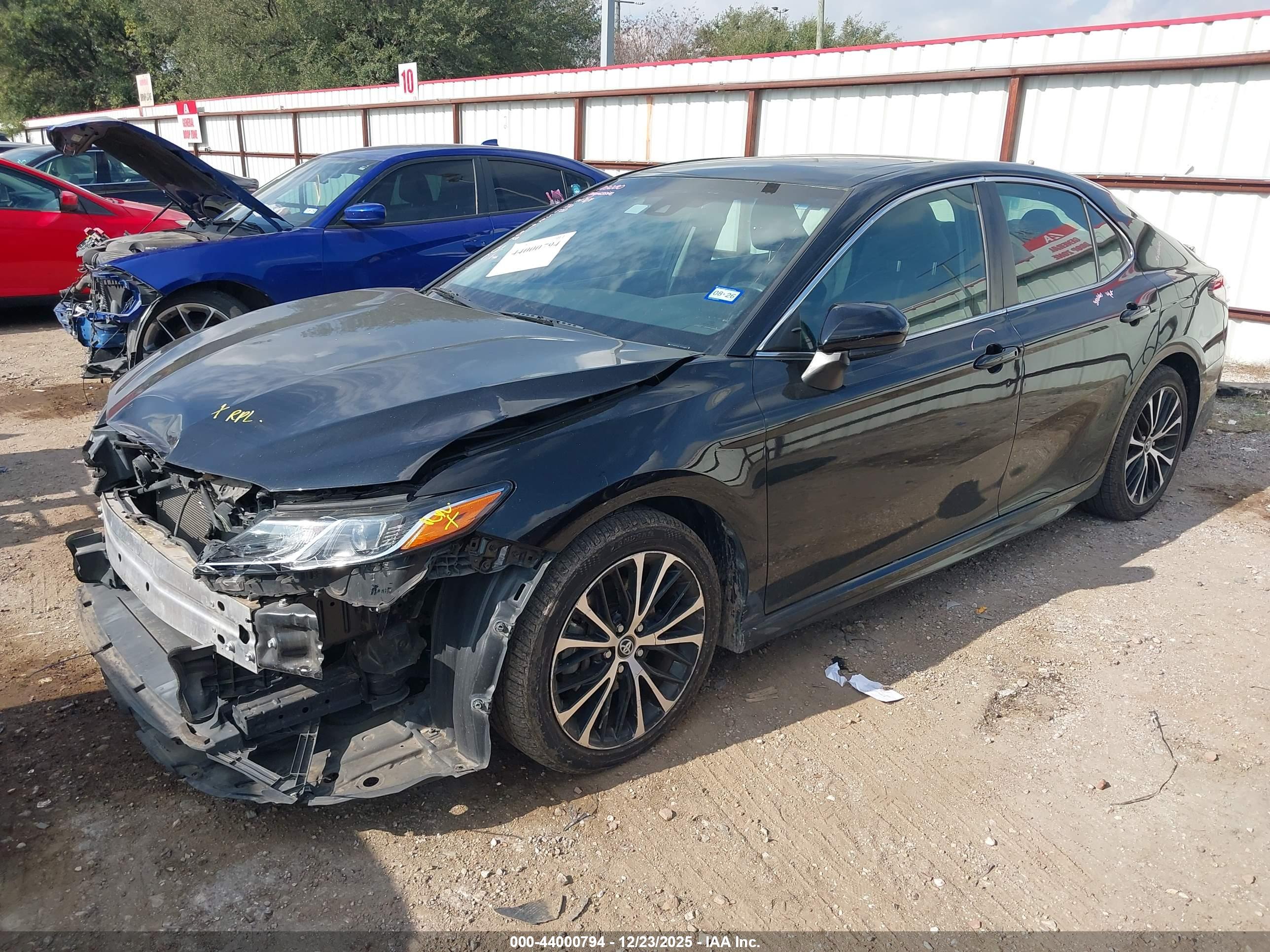 TOYOTA CAMRY image 2