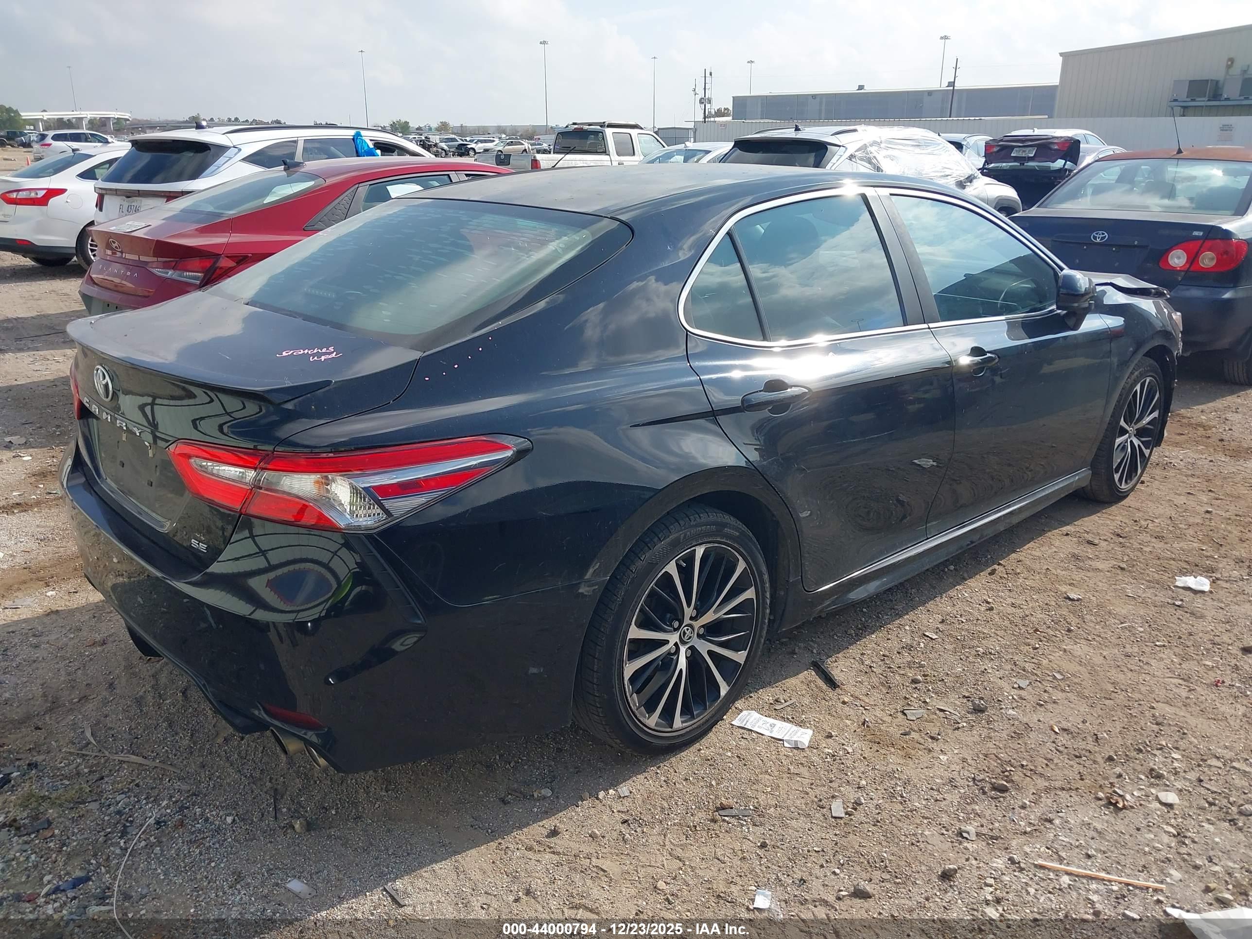 TOYOTA CAMRY image 4