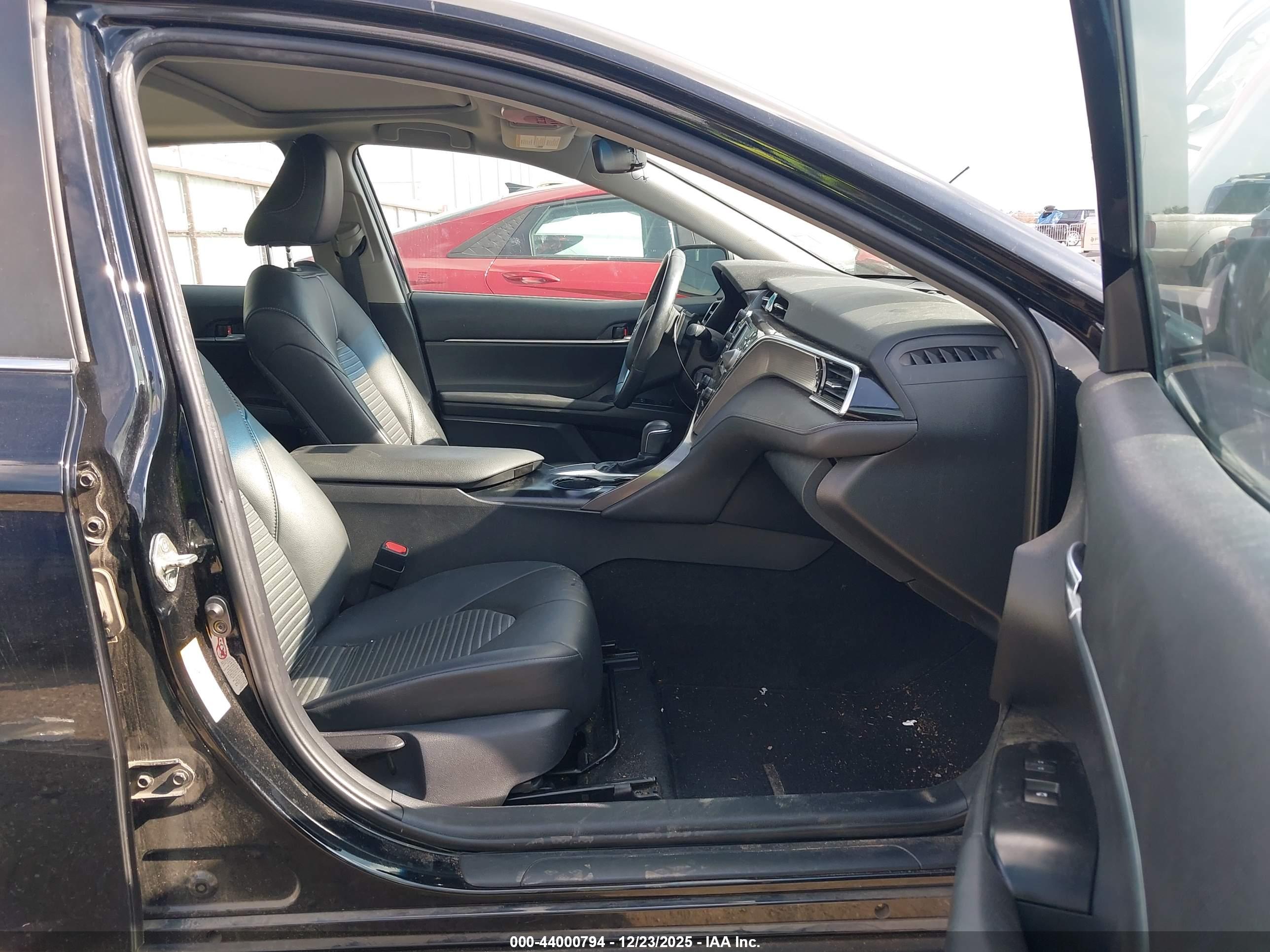 TOYOTA CAMRY image 5