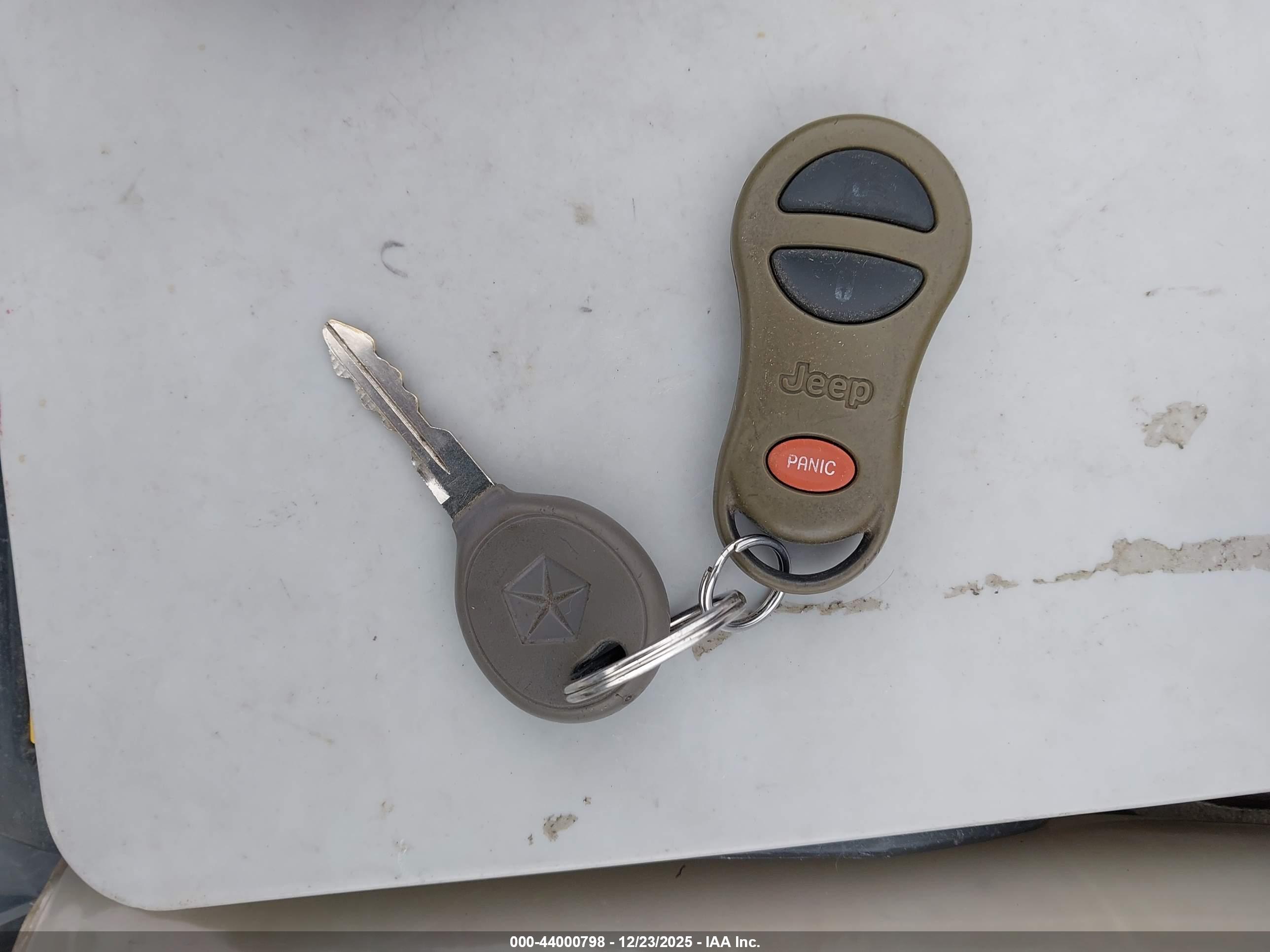 JEEP GRAND image 11
