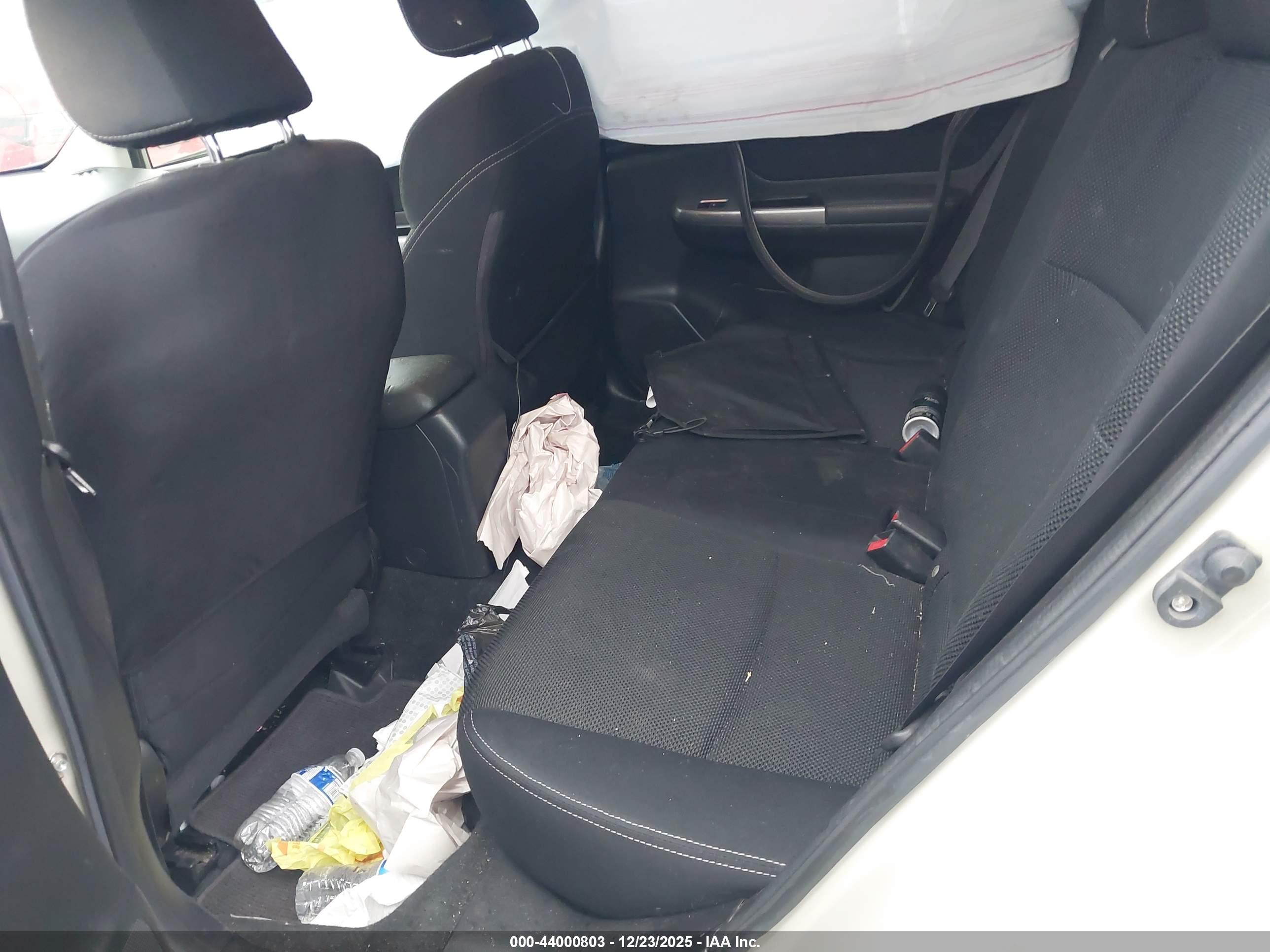 SUBARU XV image 8