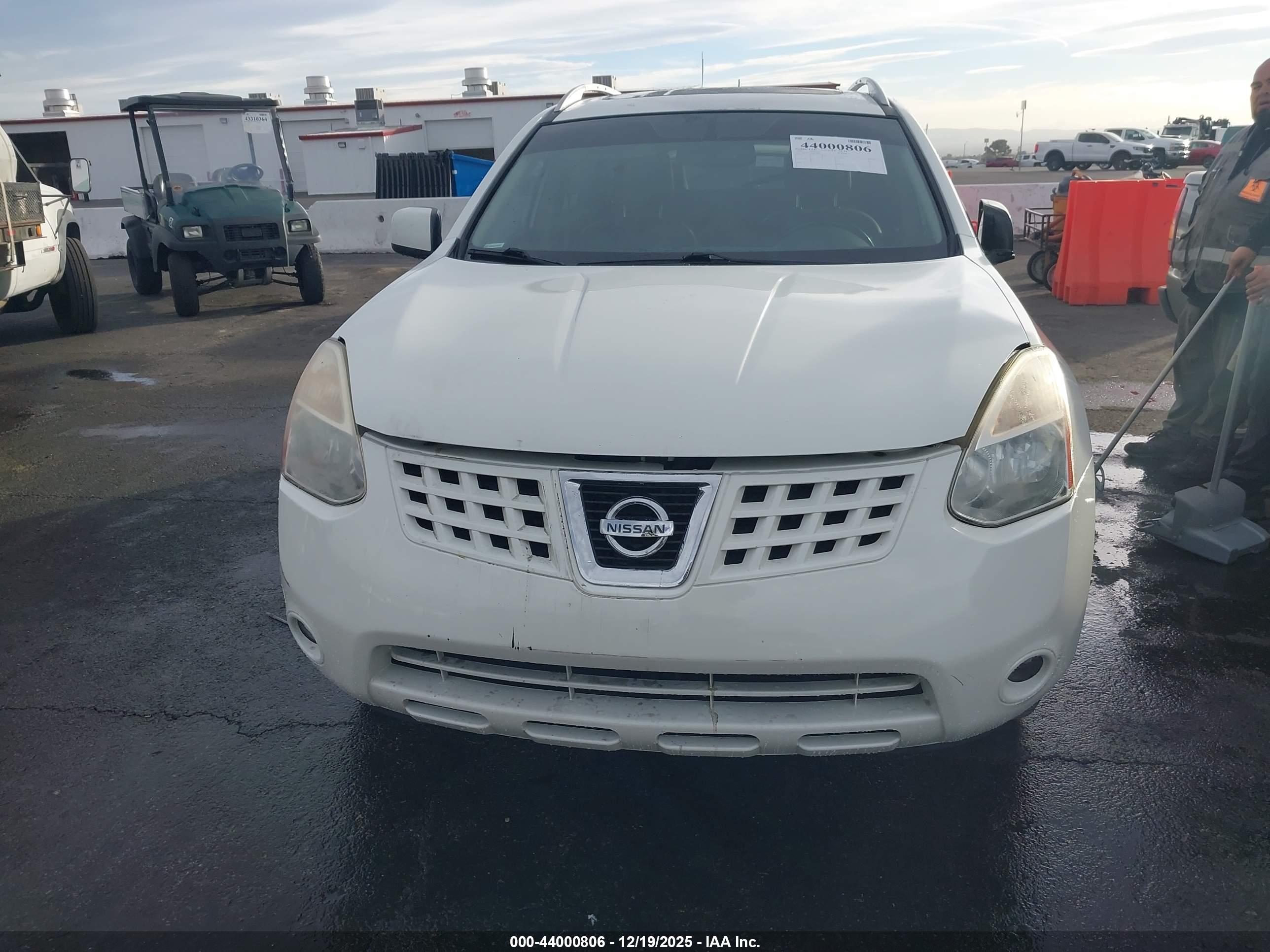 NISSAN ROGUE image 6