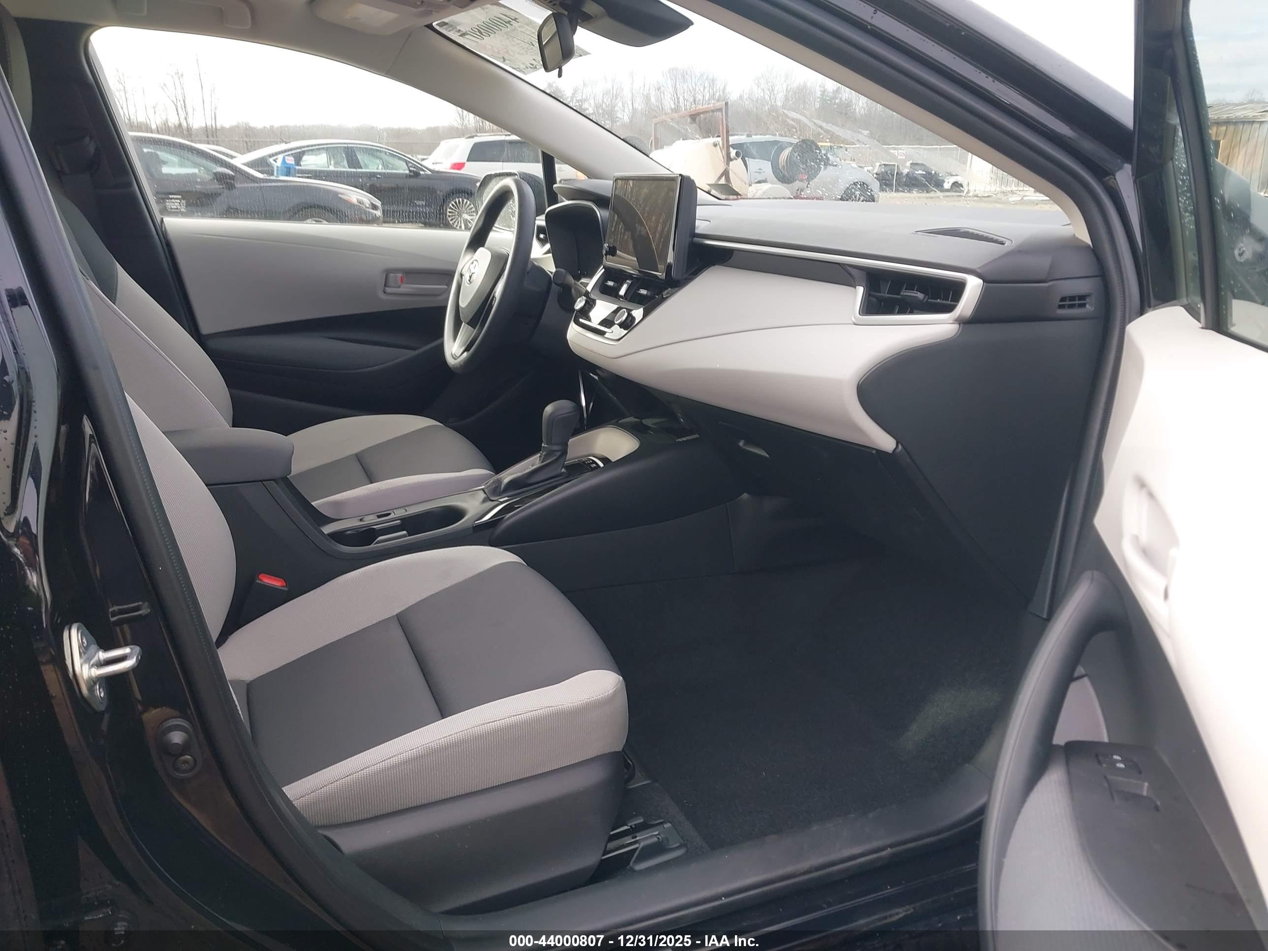 TOYOTA COROLLA image 5