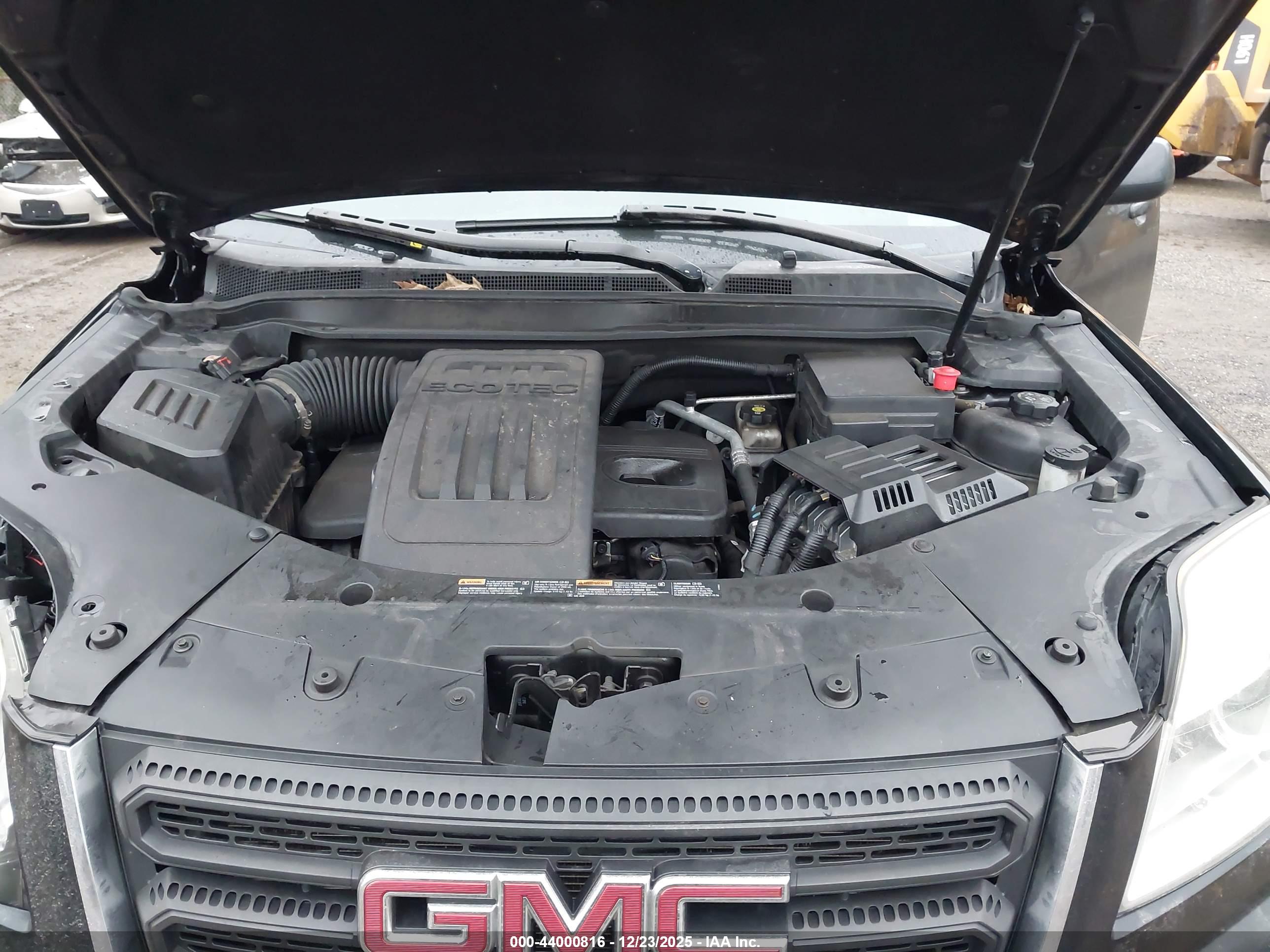 GMC TERRAIN image 10