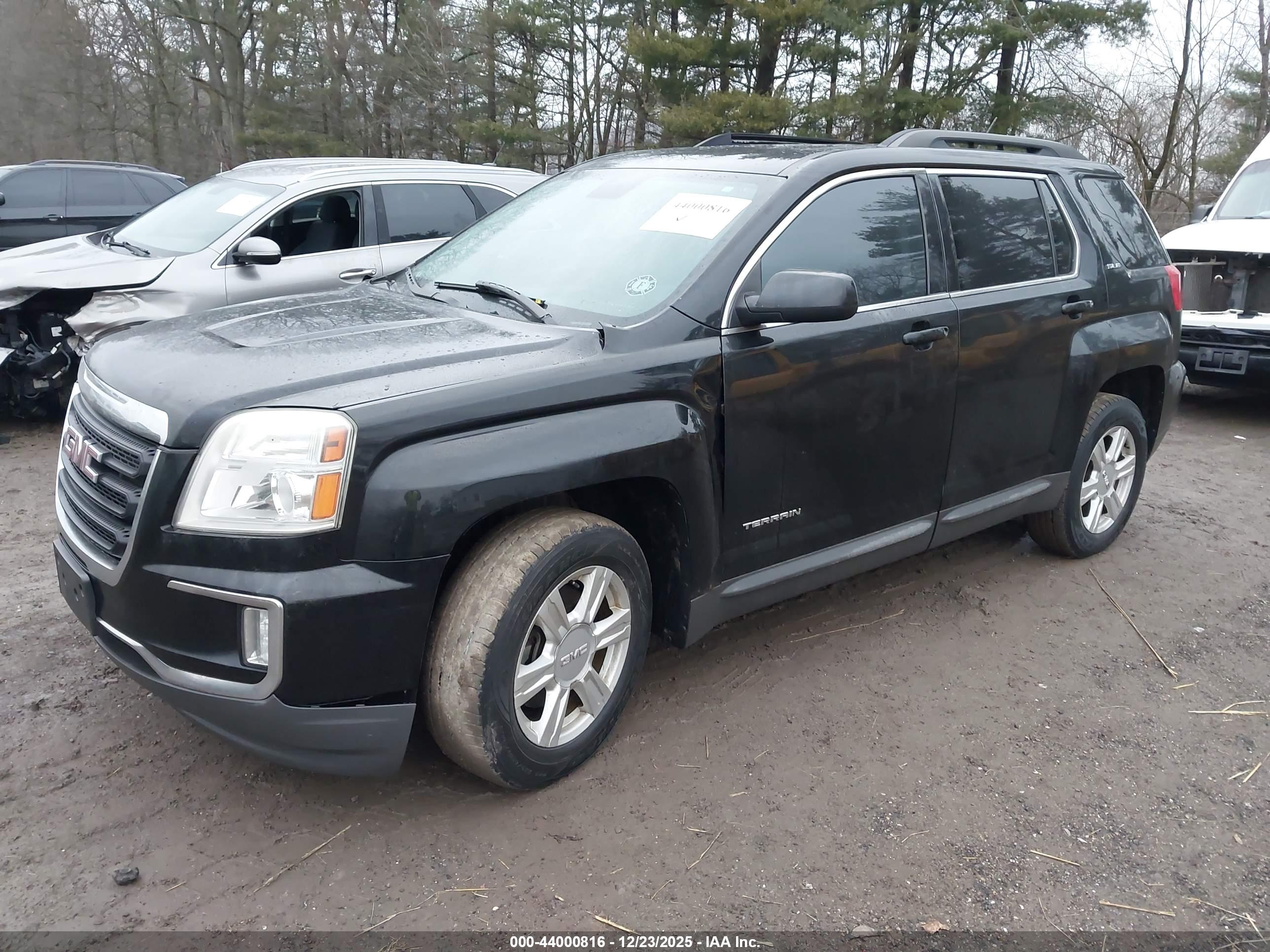 GMC TERRAIN image 2