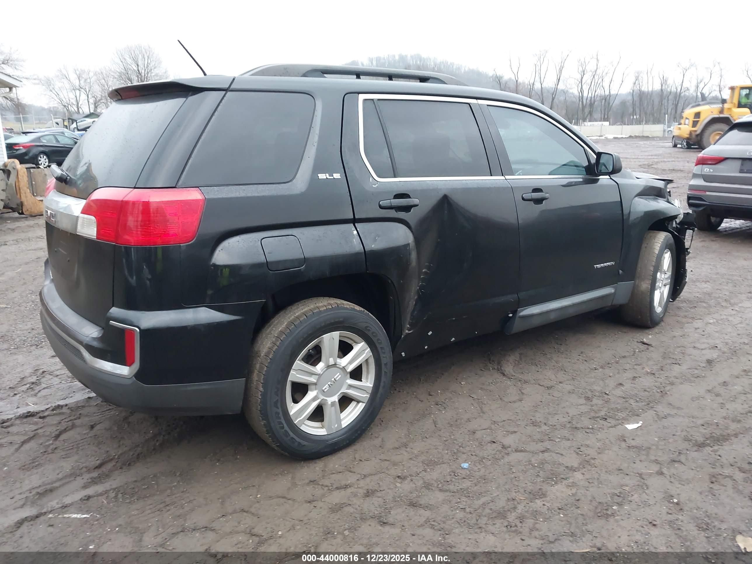 GMC TERRAIN image 4