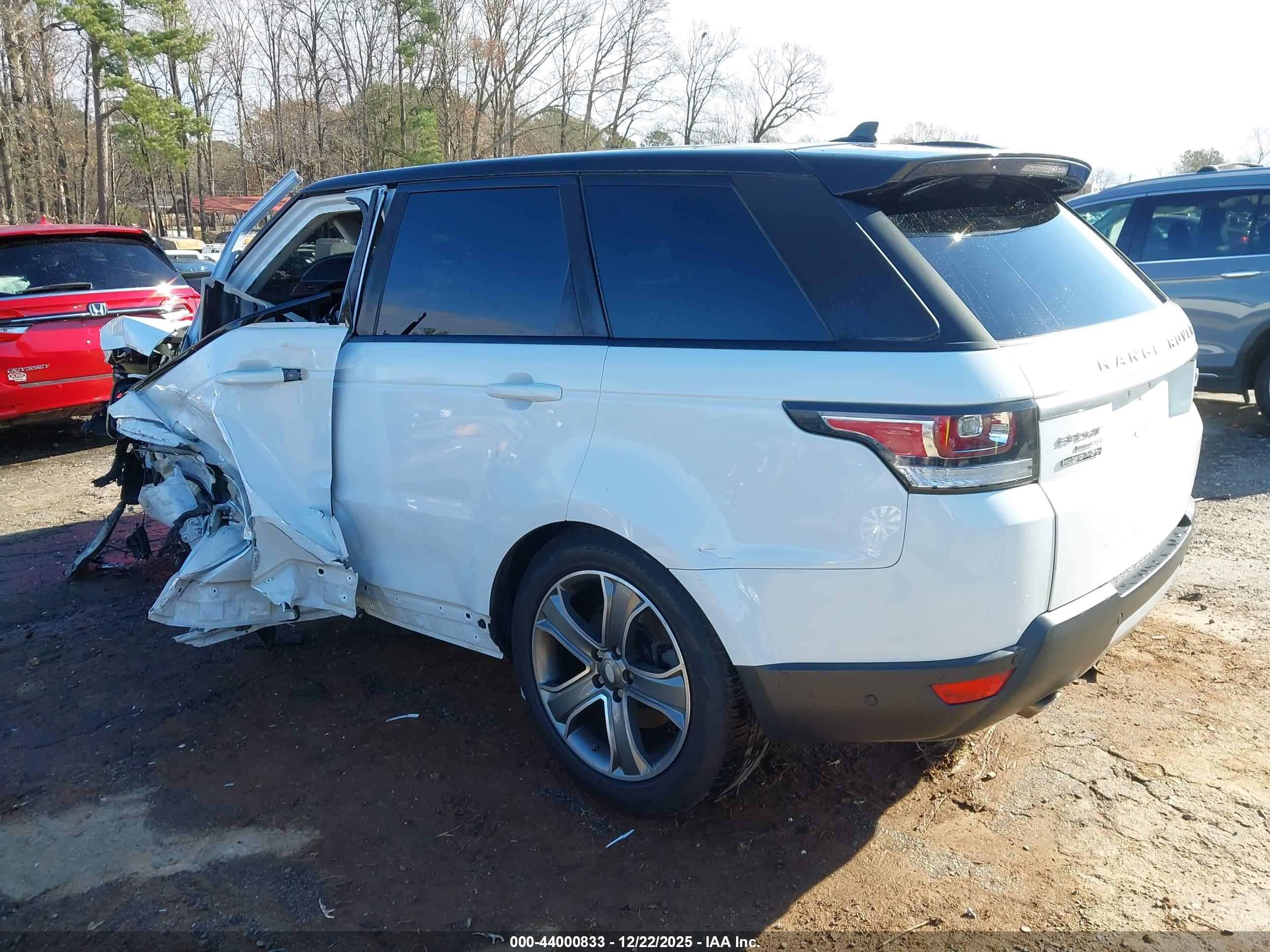 LAND ROVER image 3