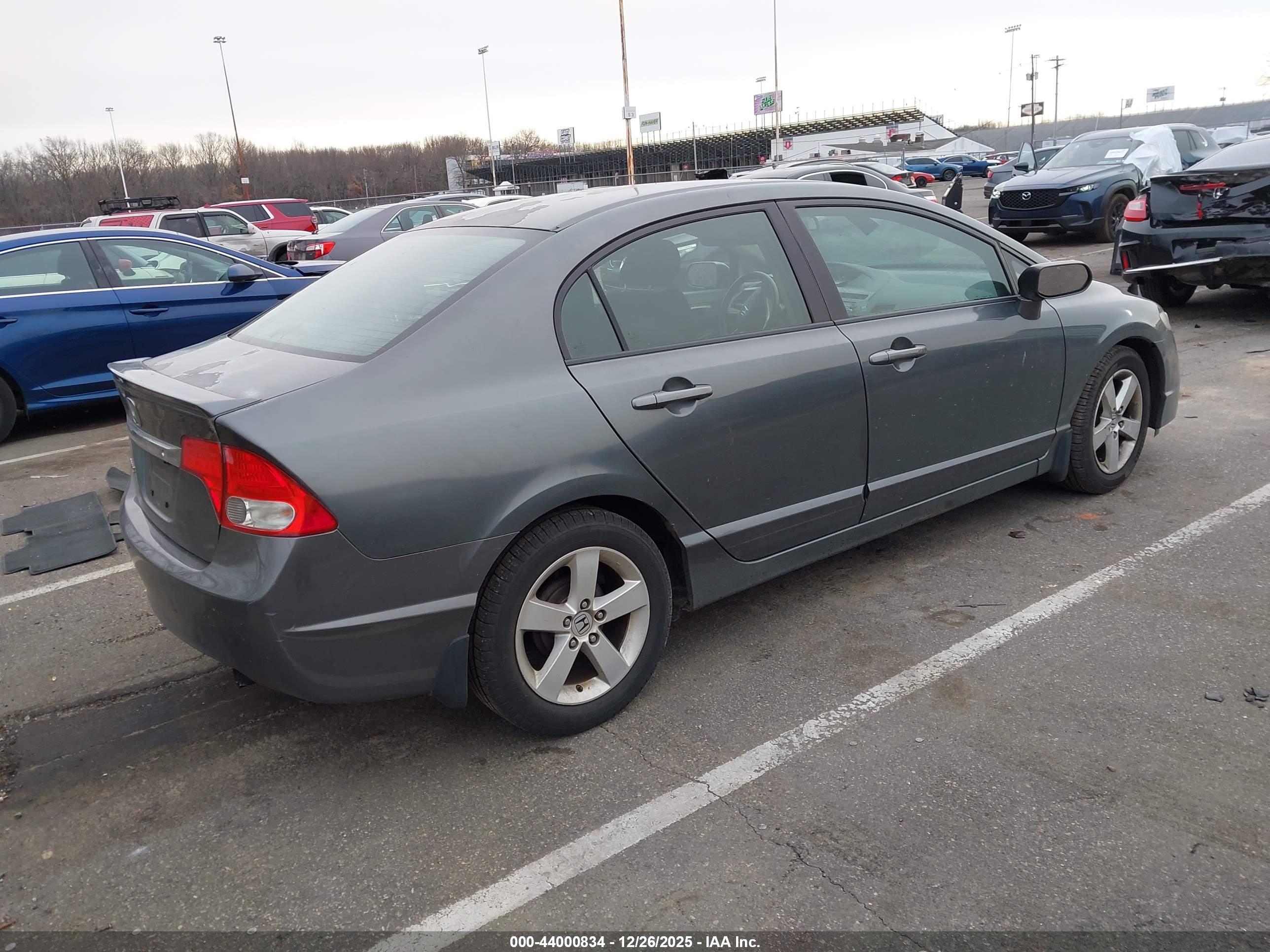 HONDA CIVIC image 4