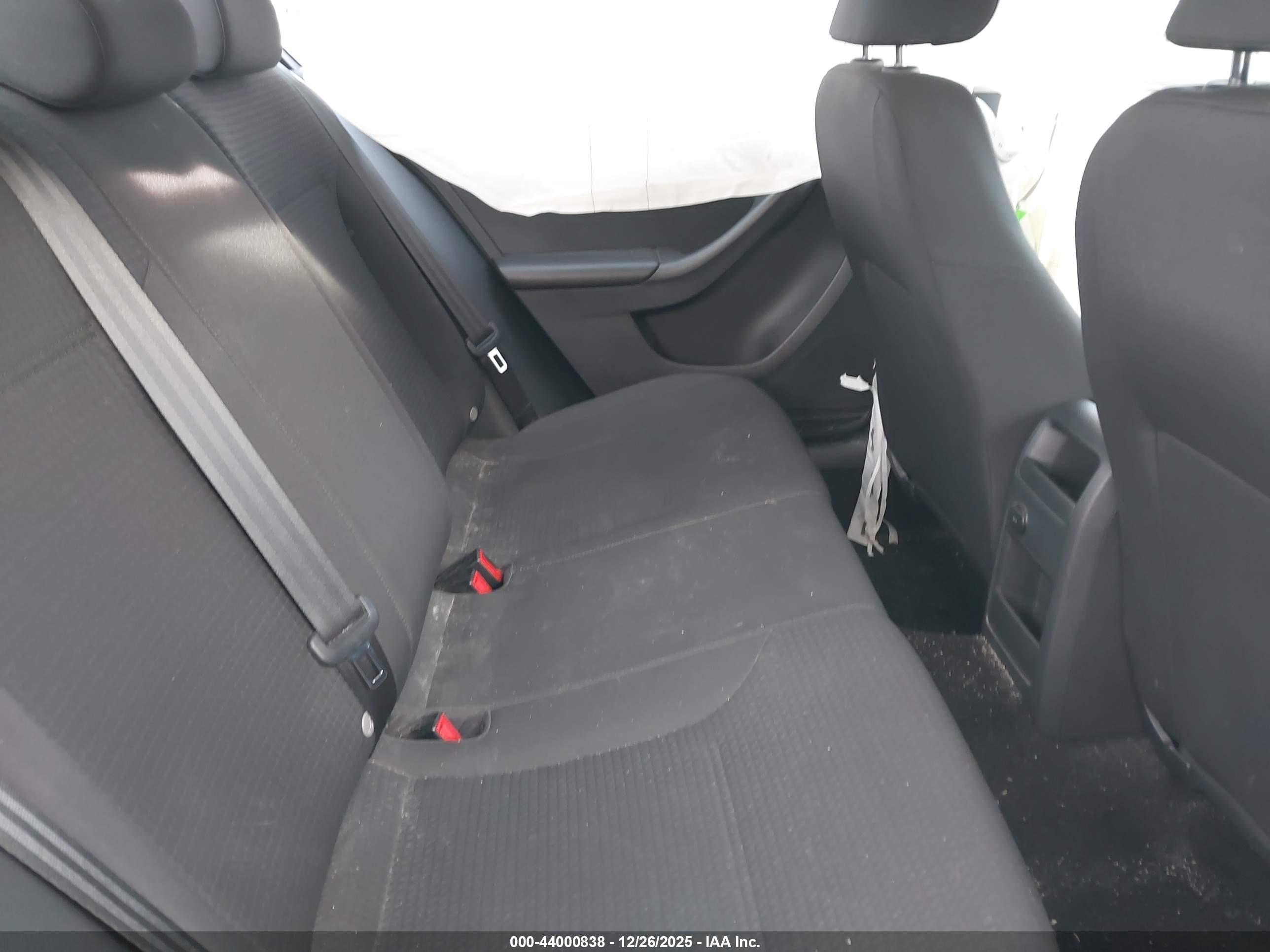 VOLKSWAGEN JETTA image 8