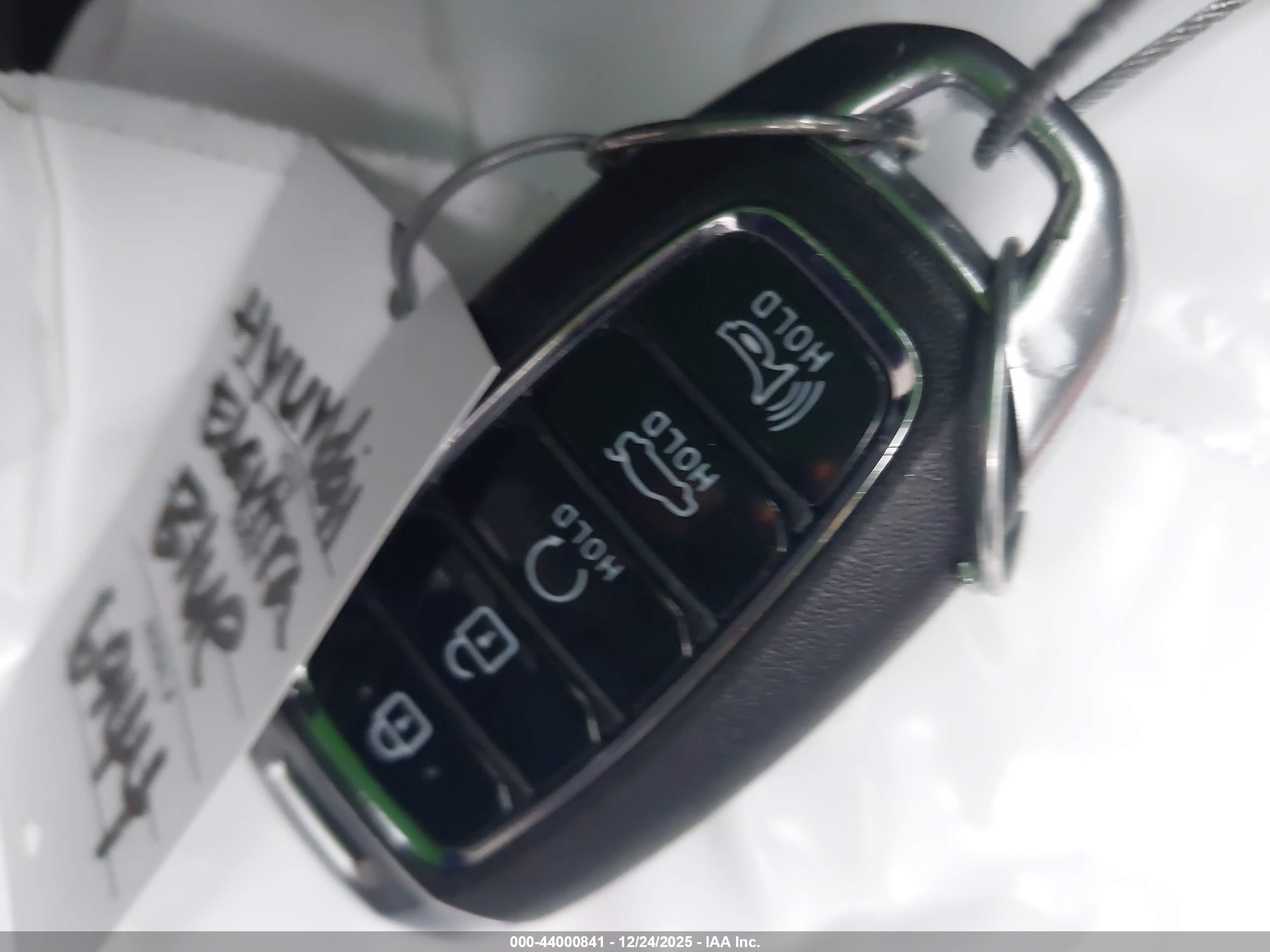 HYUNDAI ELANTRA image 11