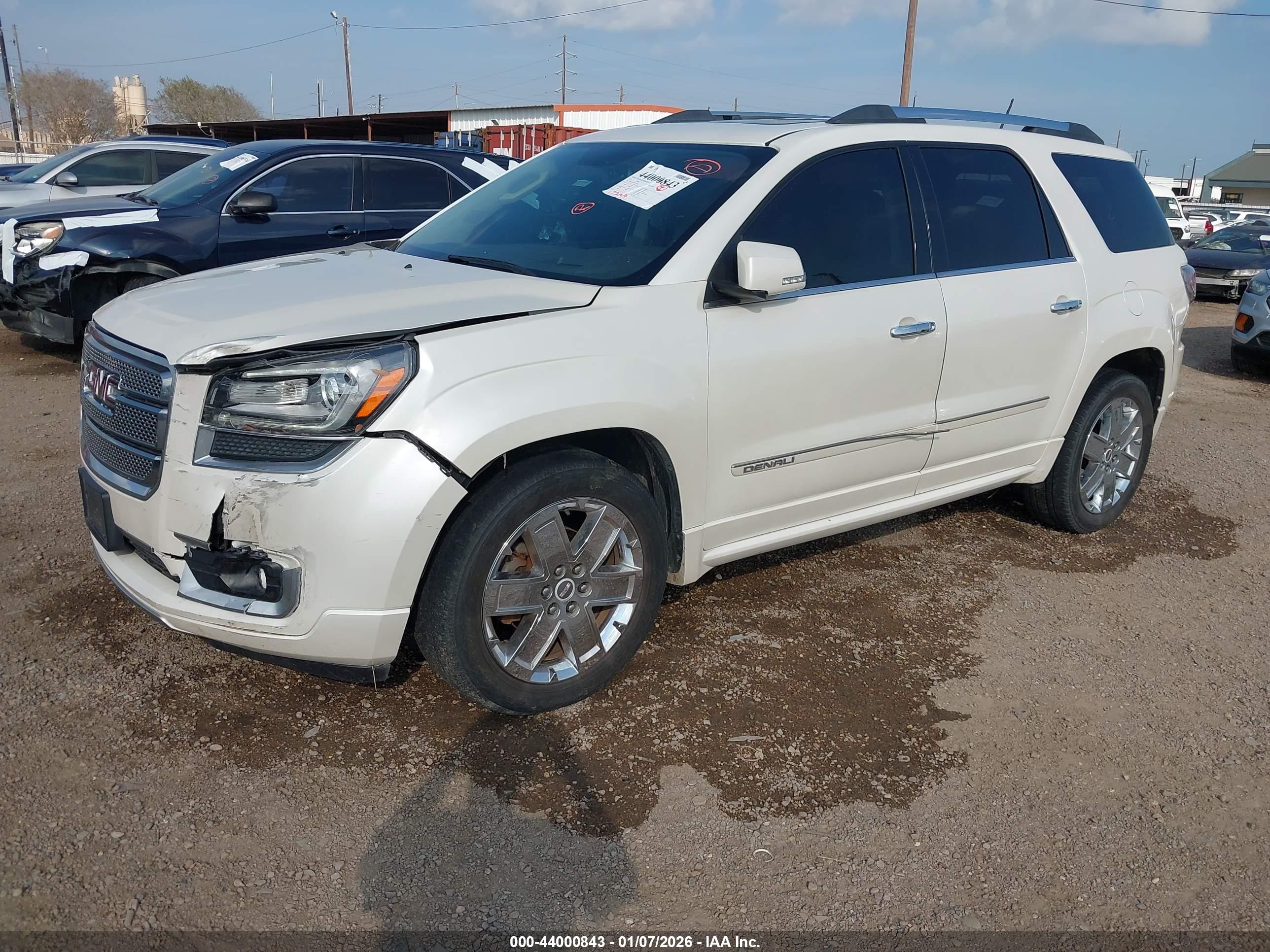 GMC ACADIA image 2