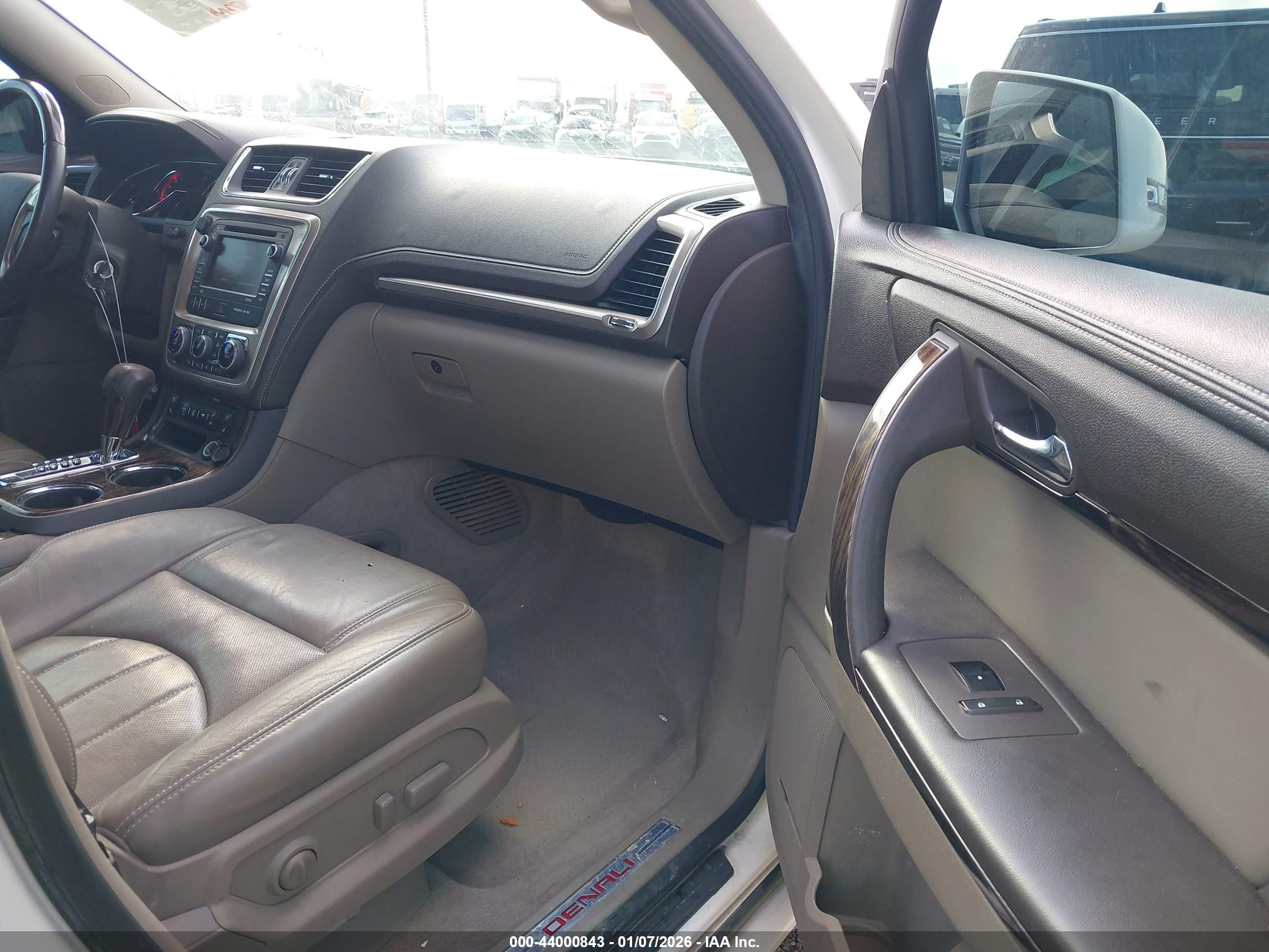 GMC ACADIA image 5