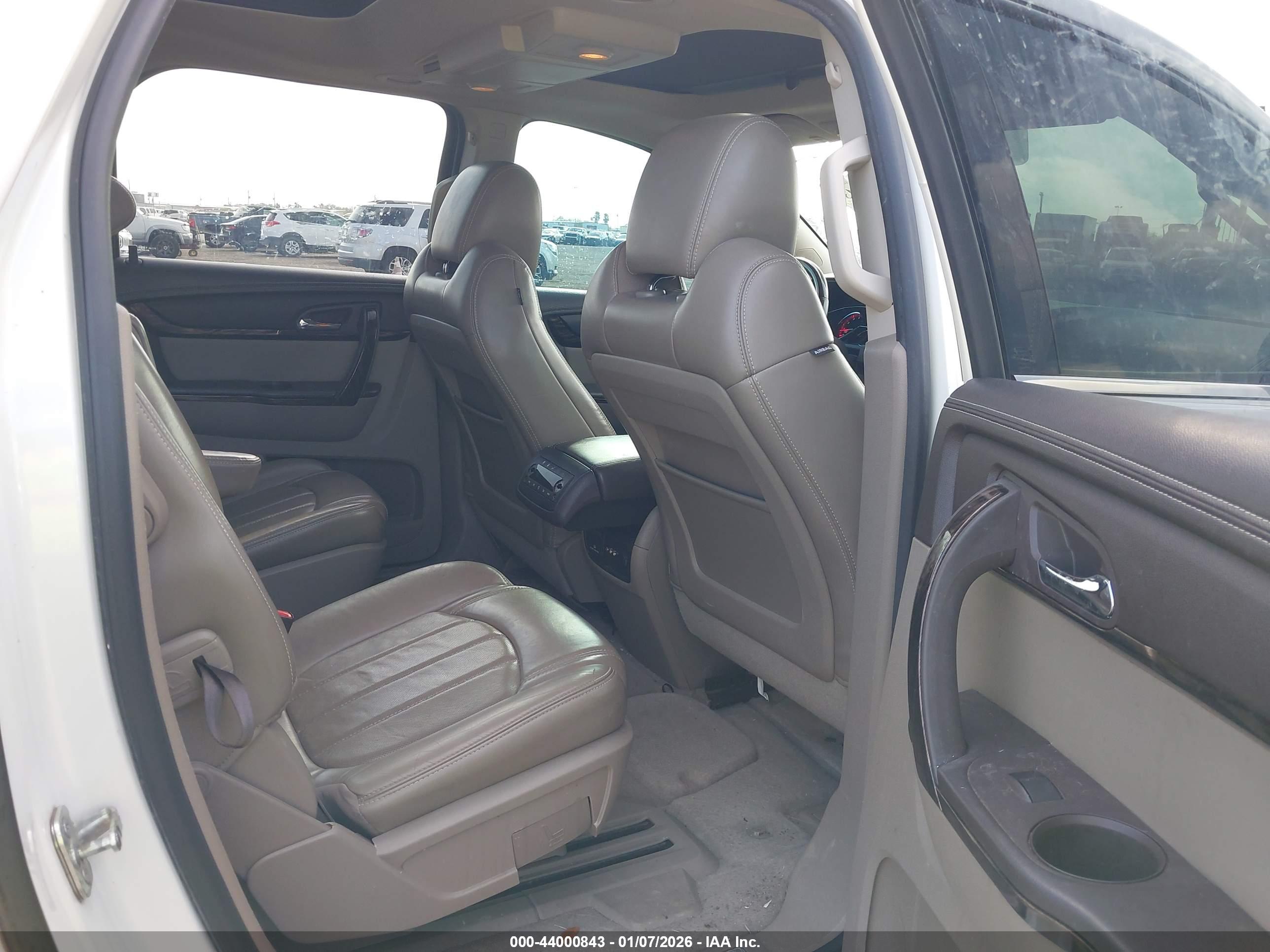 GMC ACADIA image 8