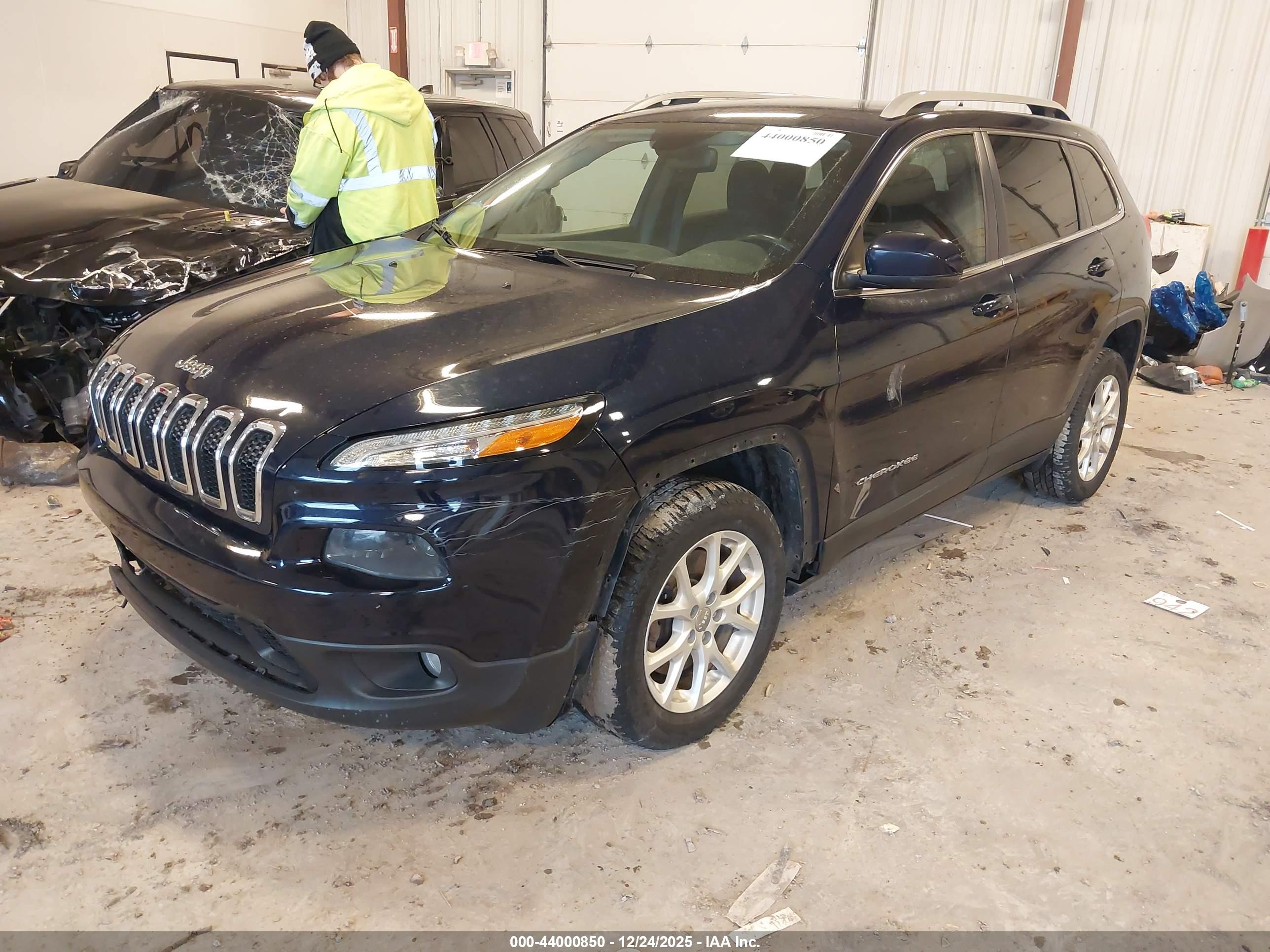JEEP CHEROKEE image 2
