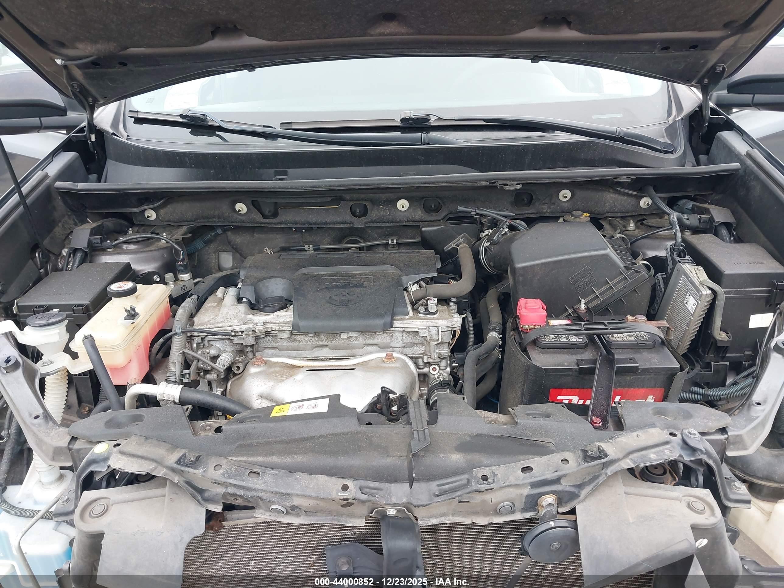 TOYOTA RAV4 image 10