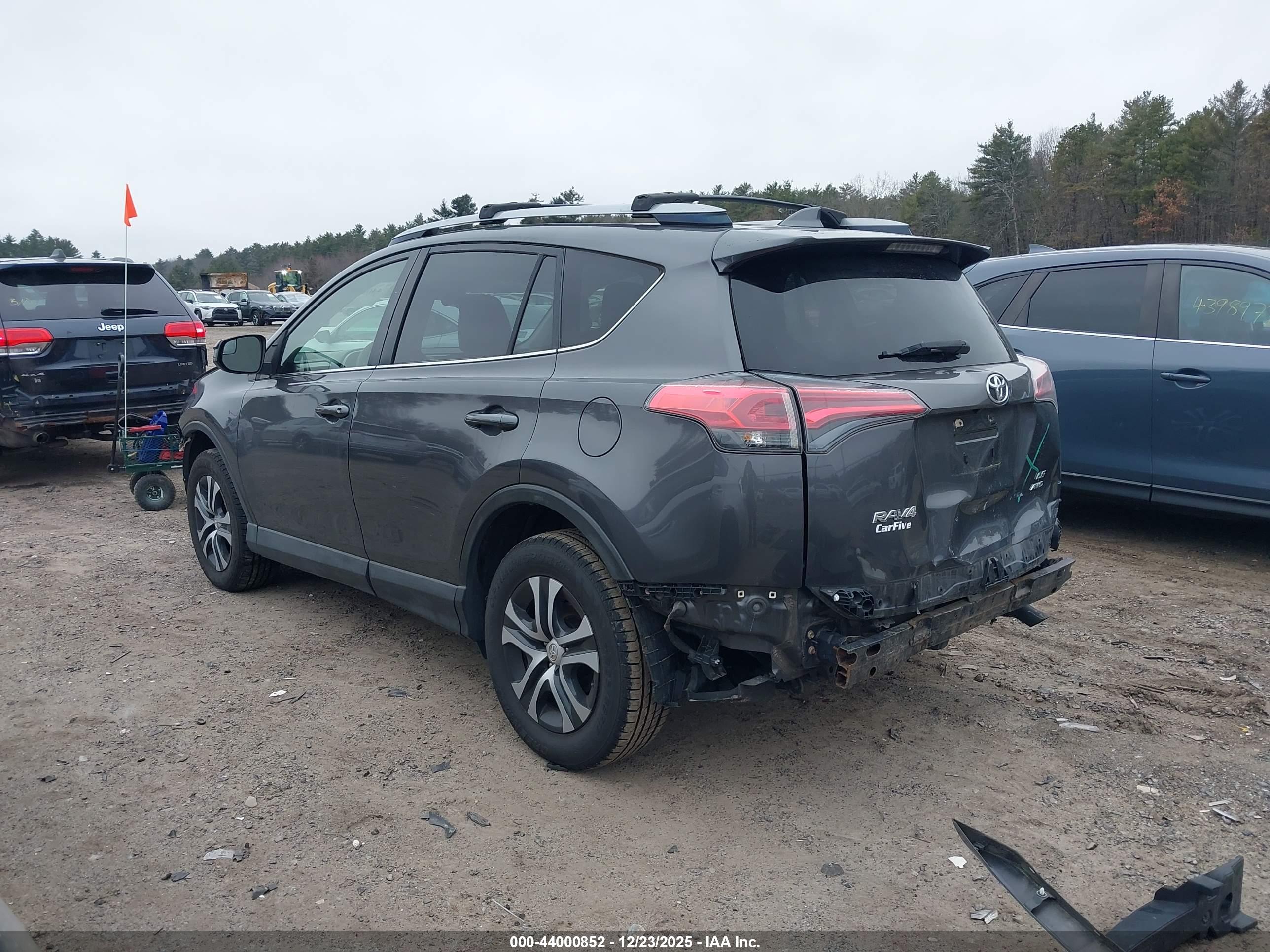 TOYOTA RAV4 image 3