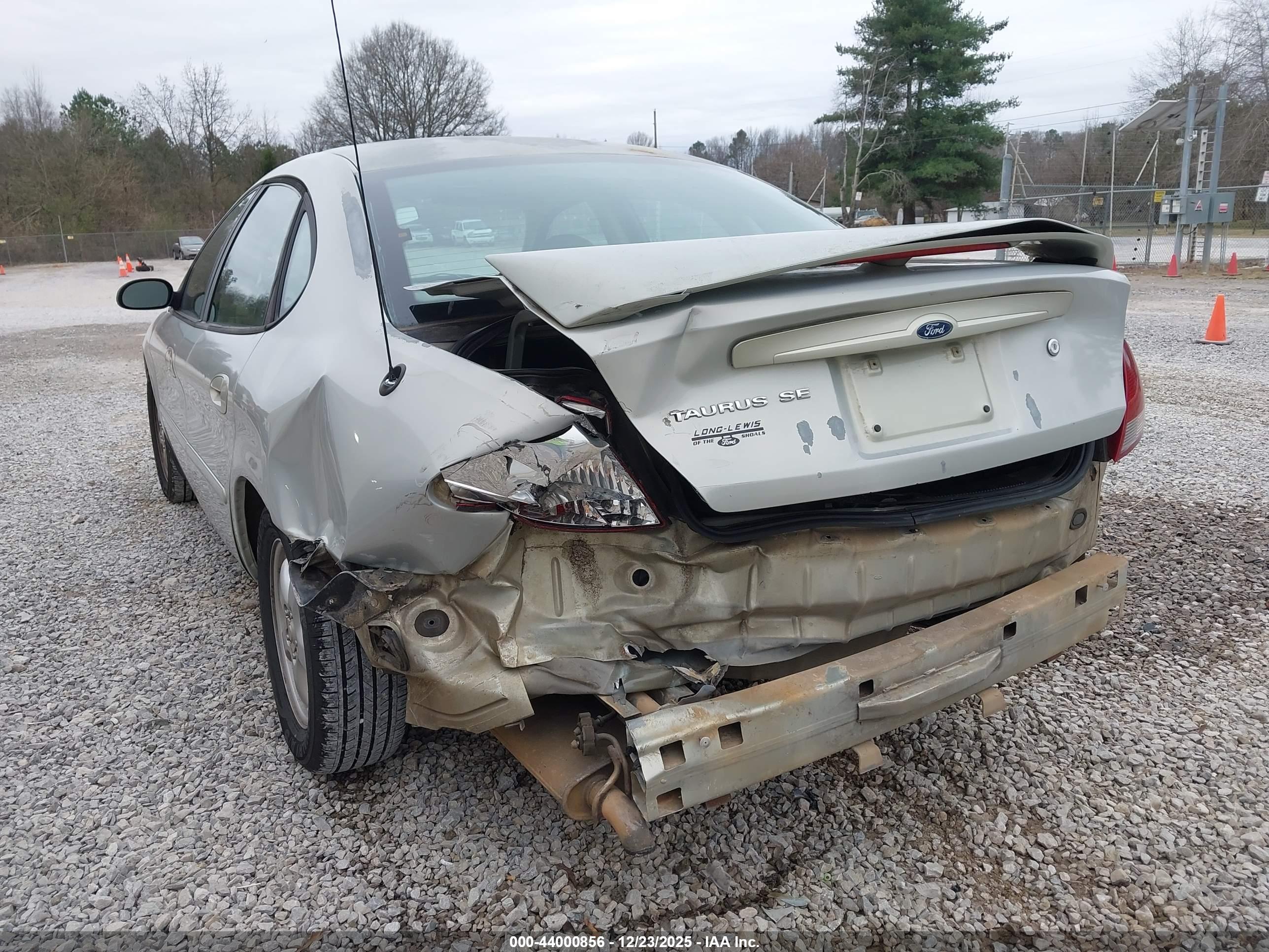 FORD TAURUS image 6