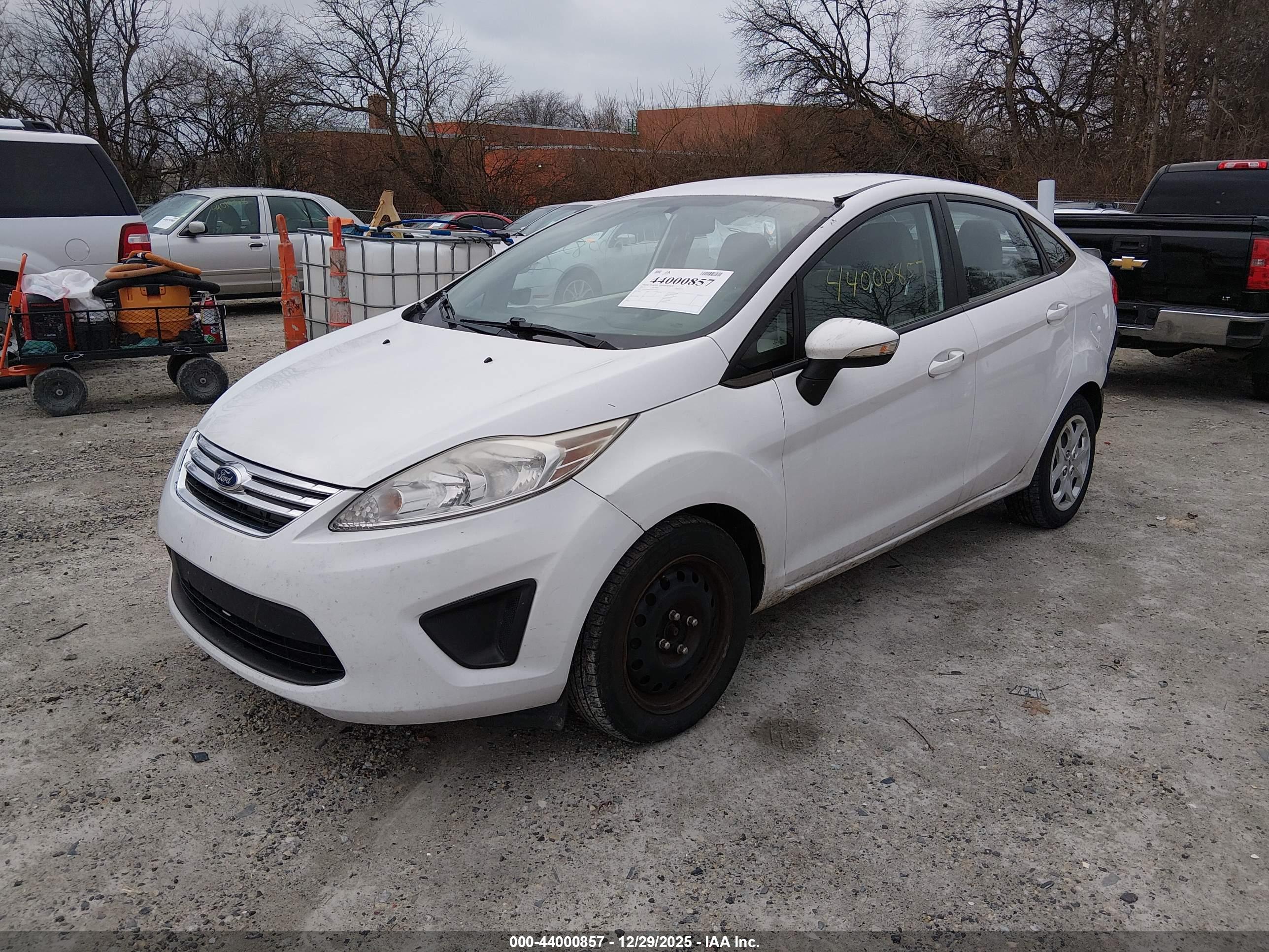 FORD FIESTA image 2