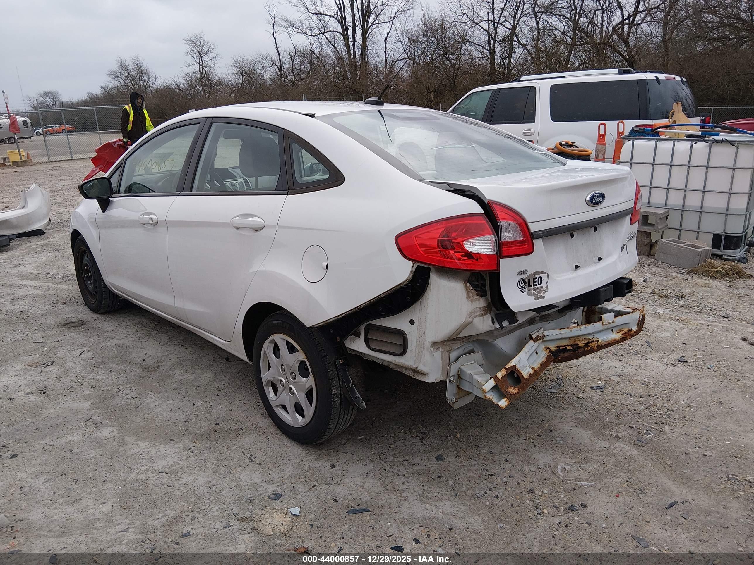 FORD FIESTA image 3