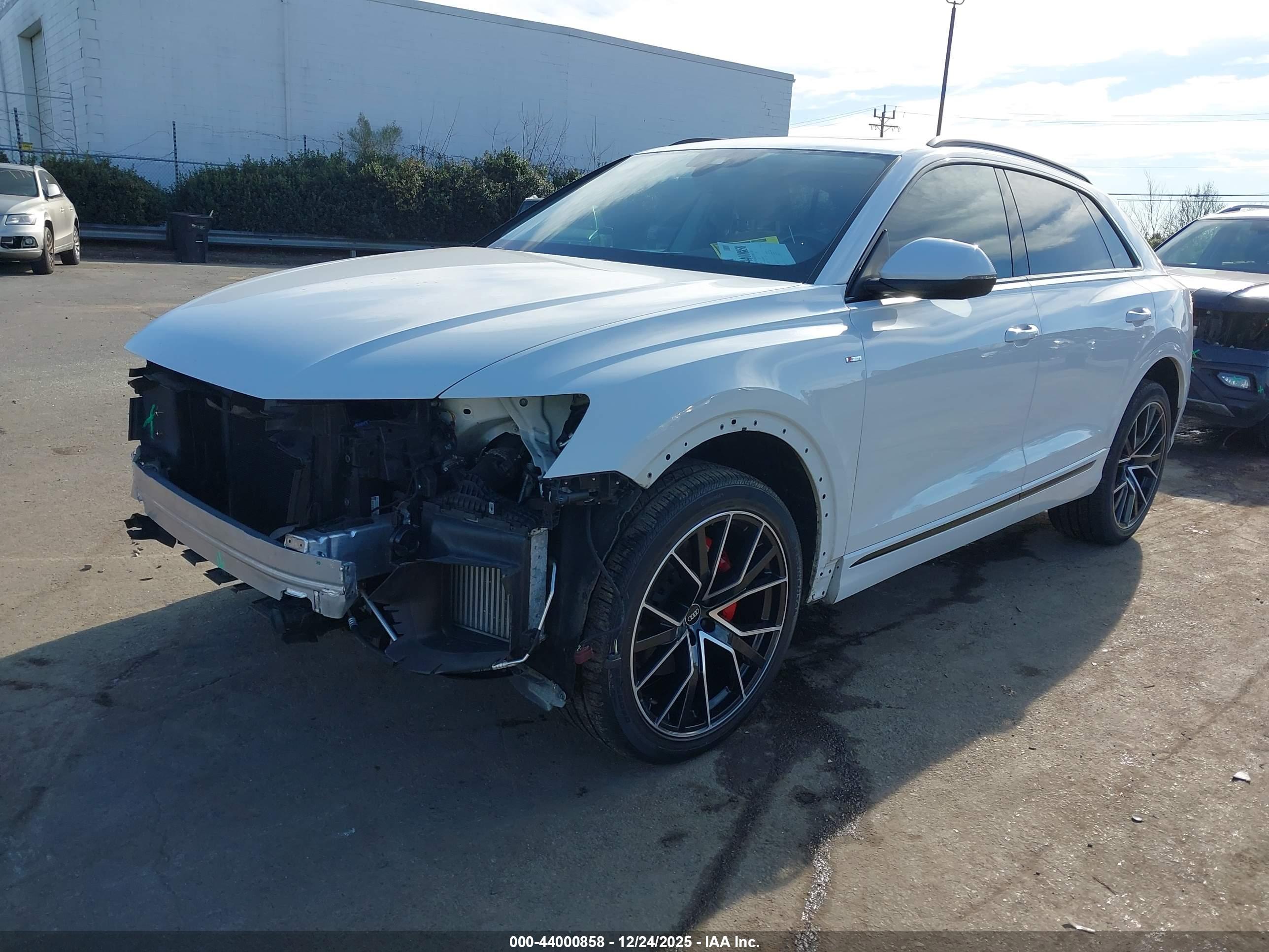 AUDI Q8 image 2
