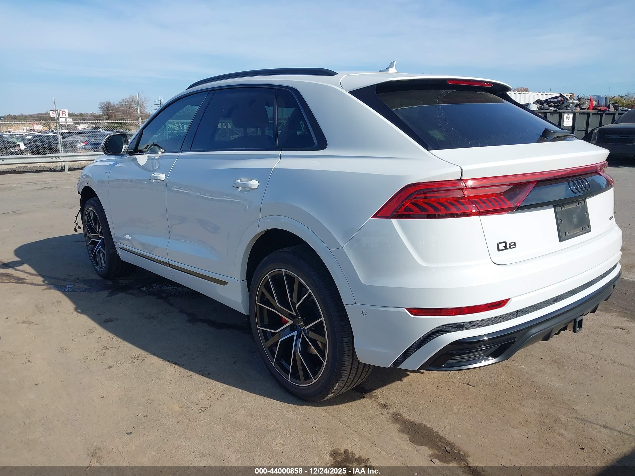AUDI Q8 image 3