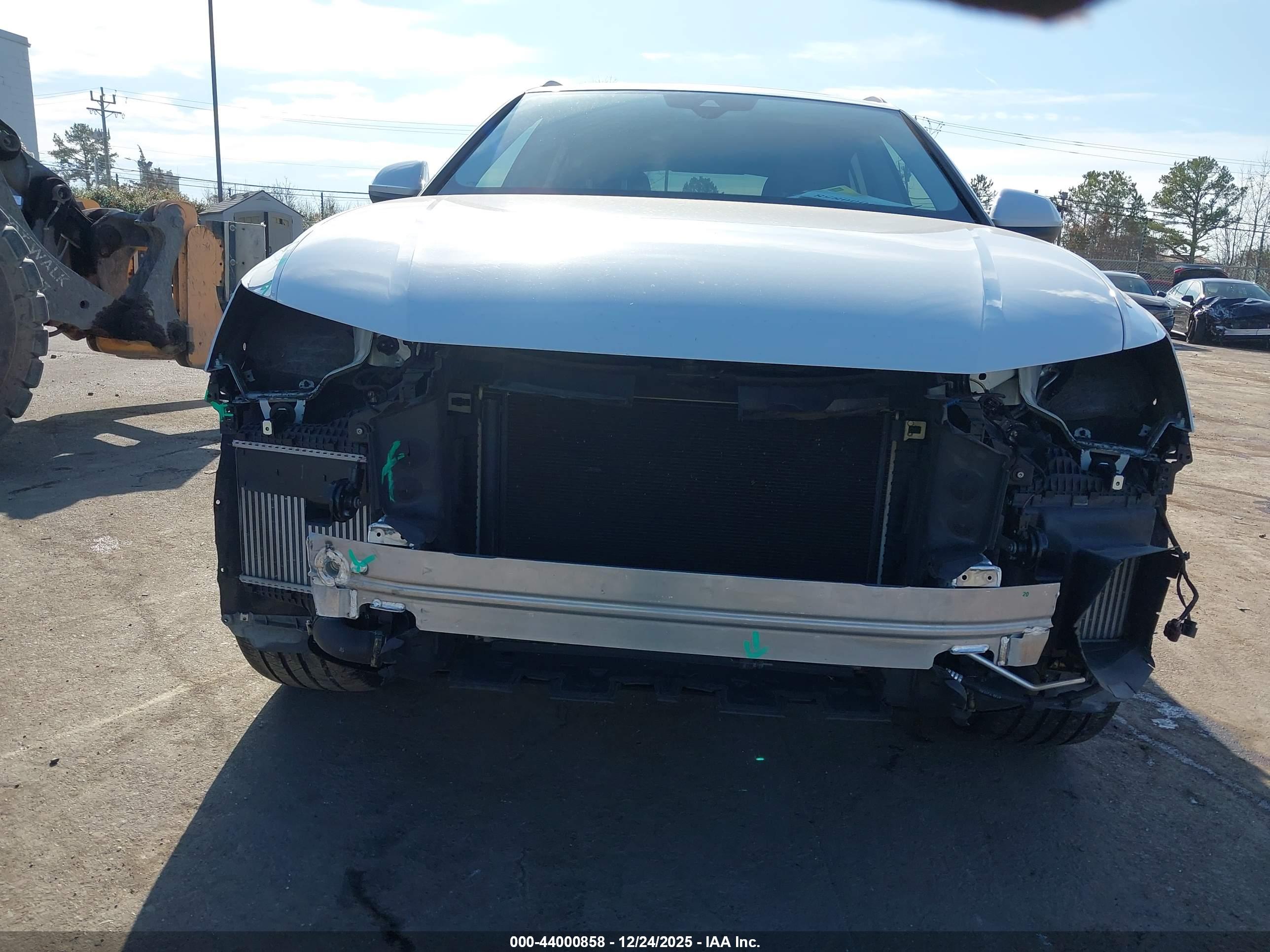 AUDI Q8 image 6