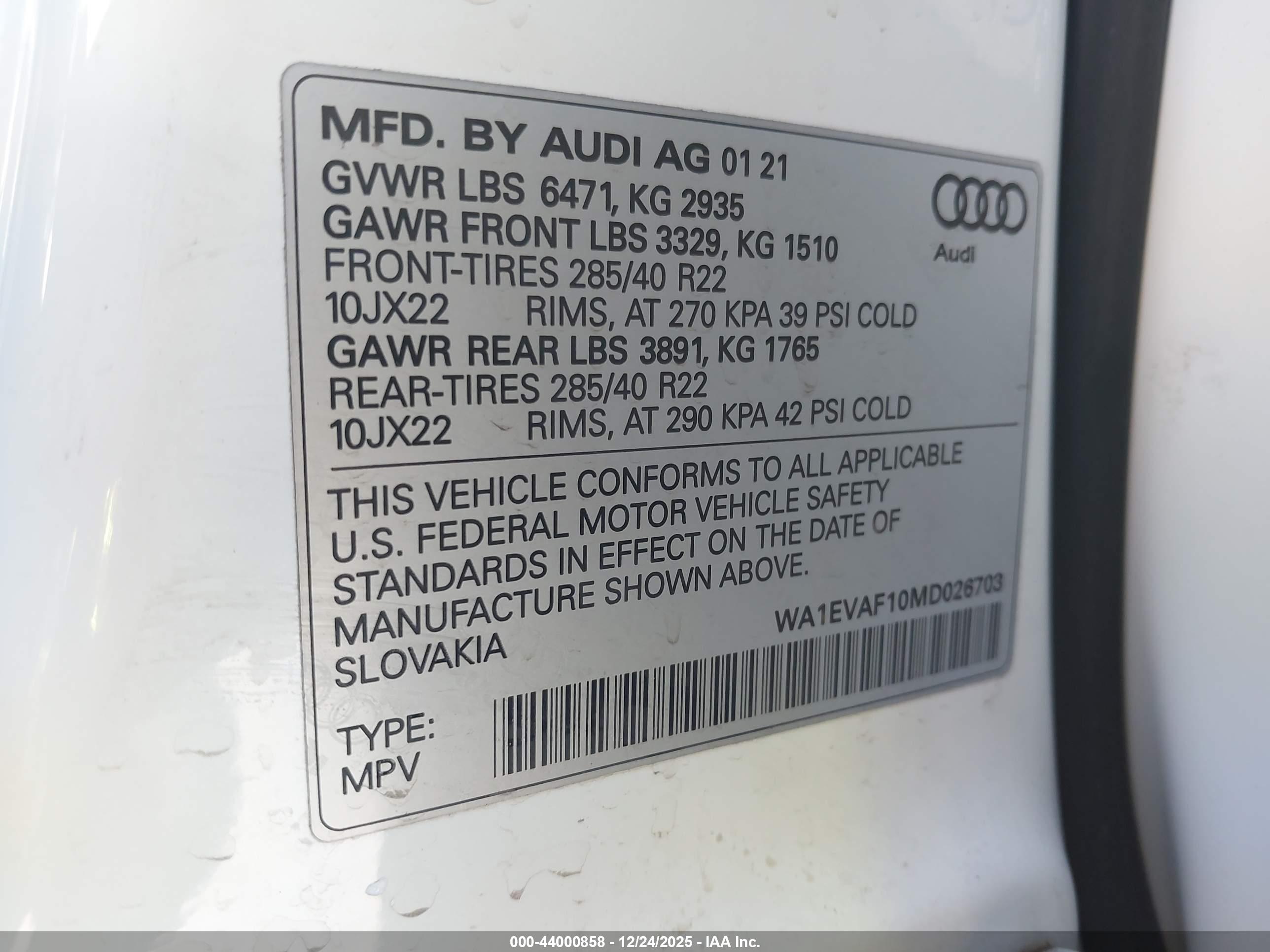 AUDI Q8 image 9
