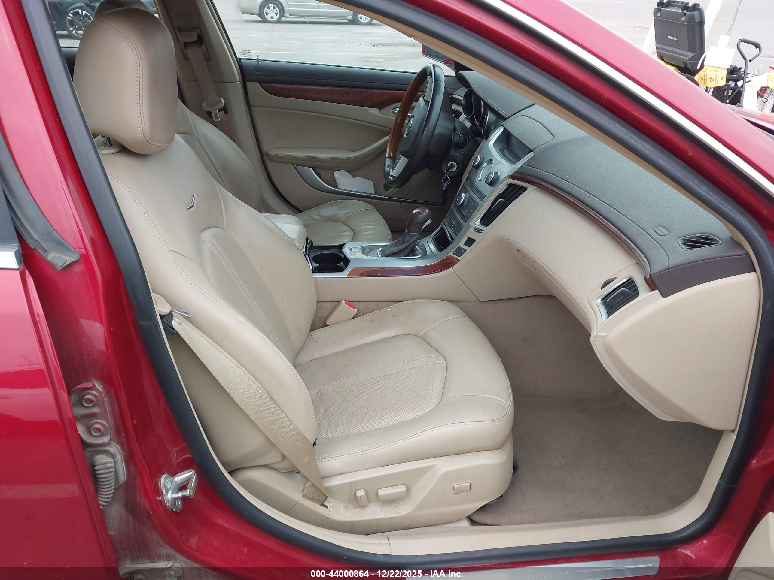 CADILLAC CTS image 5