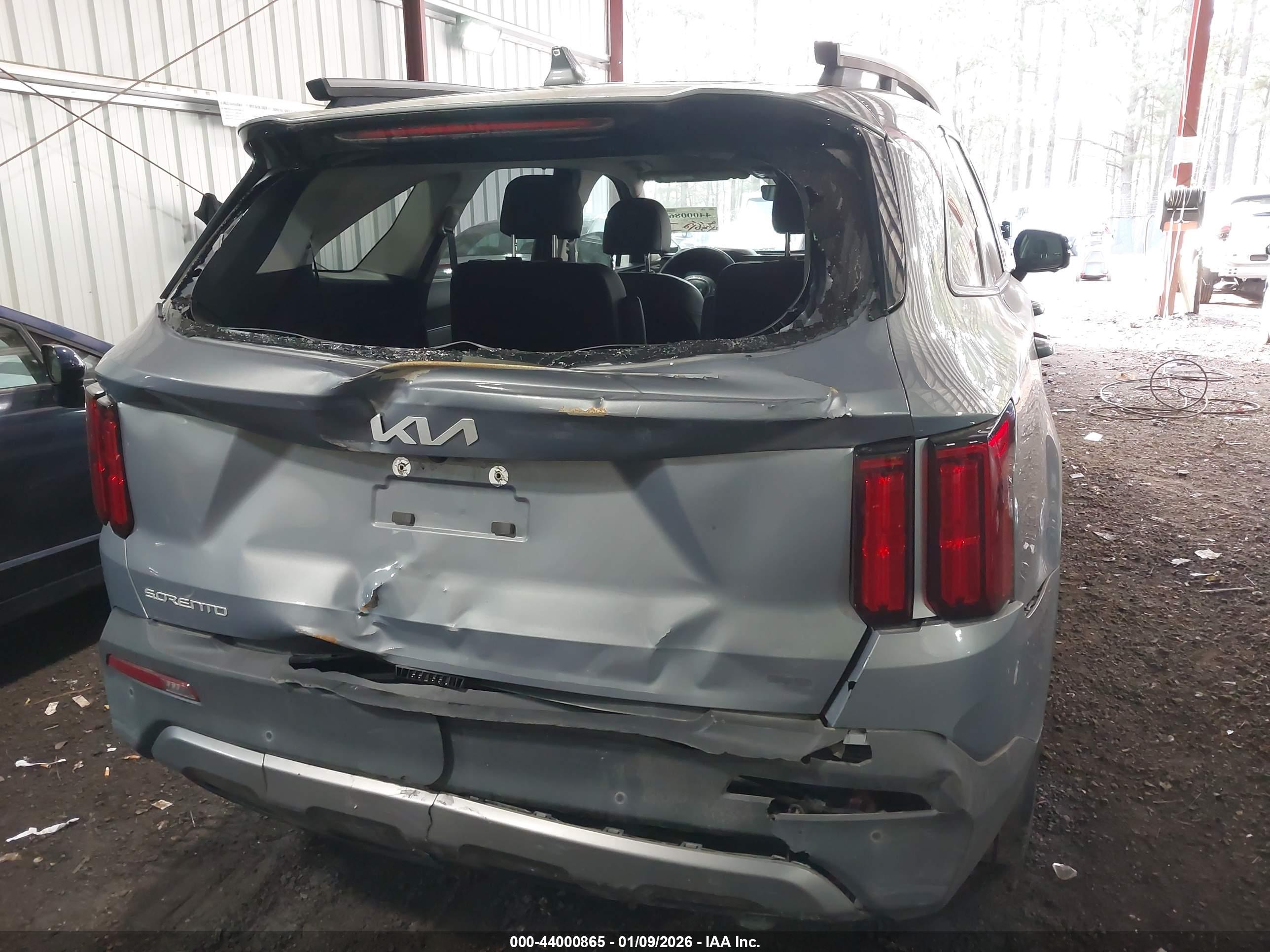 KIA SORENTO image 6