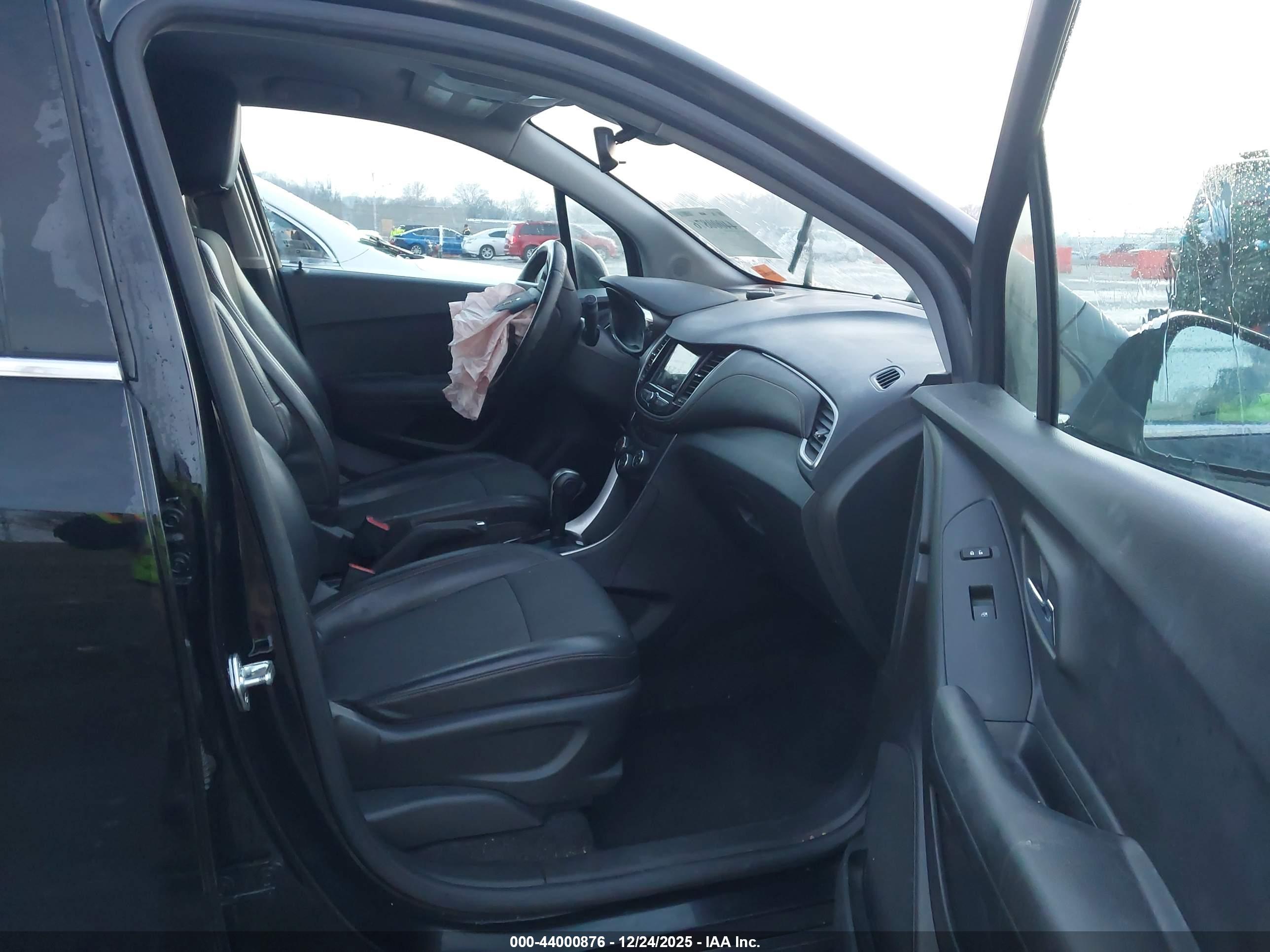 CHEVROLET TRAX image 5