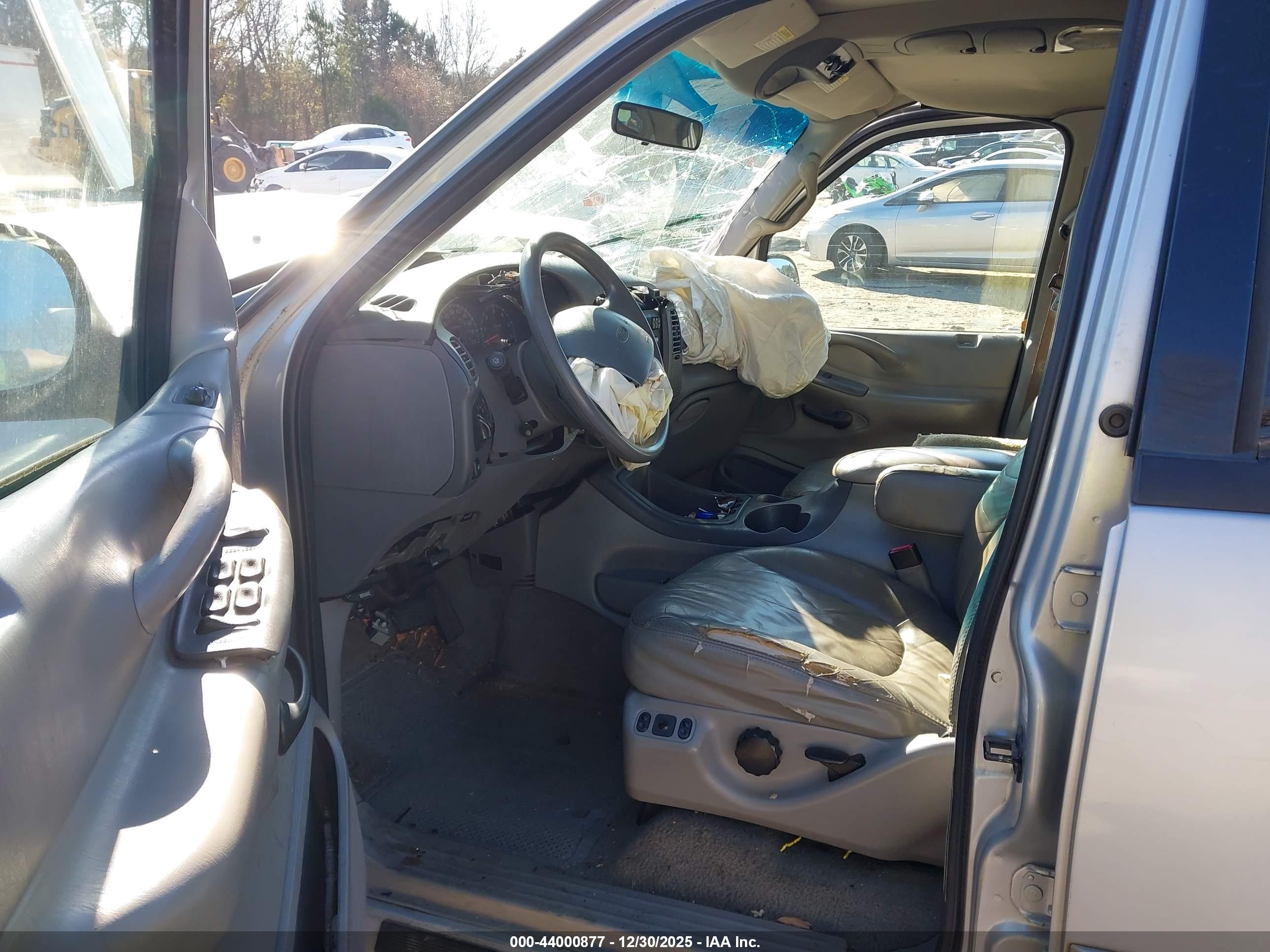 FORD EXPEDITION image 5