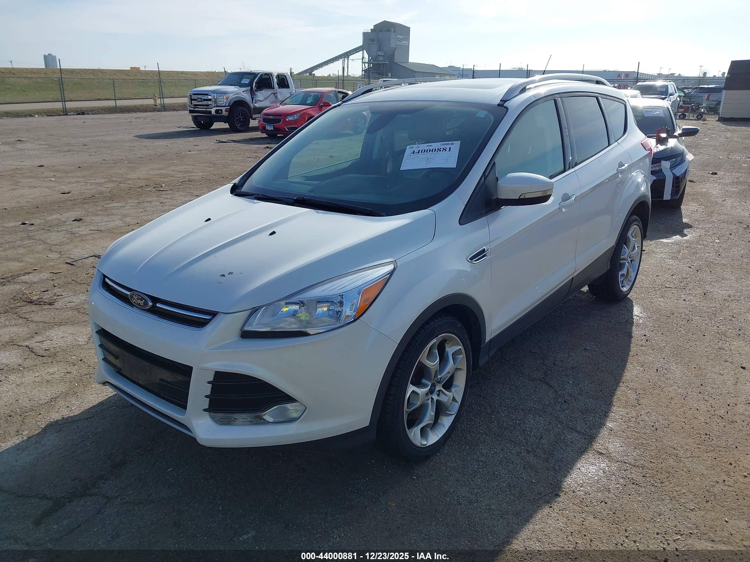 FORD ESCAPE image 2