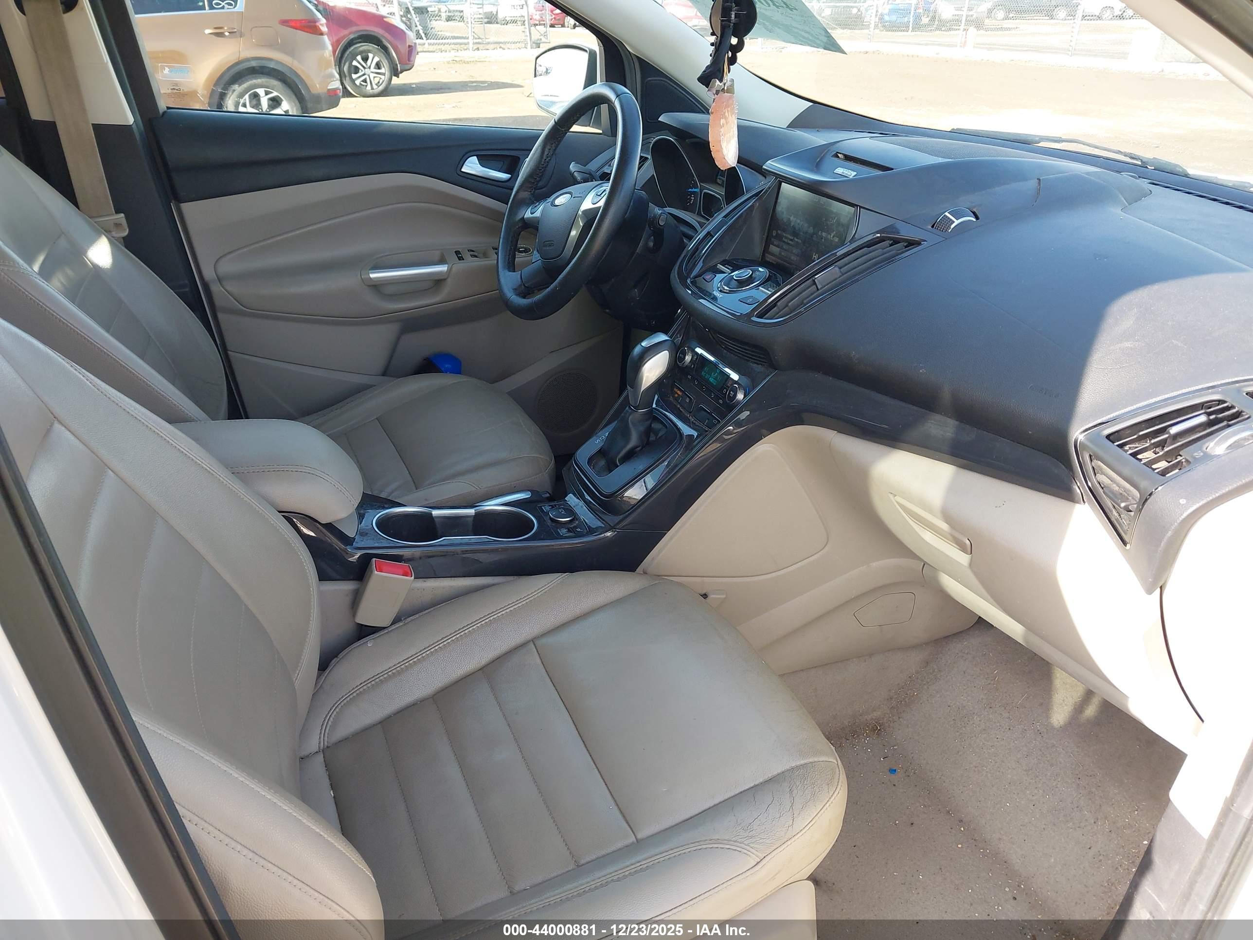 FORD ESCAPE image 5