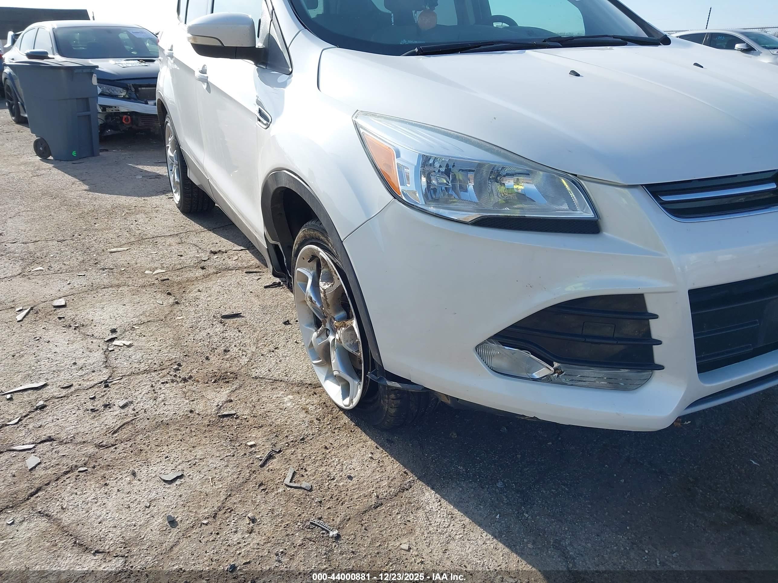 FORD ESCAPE image 6