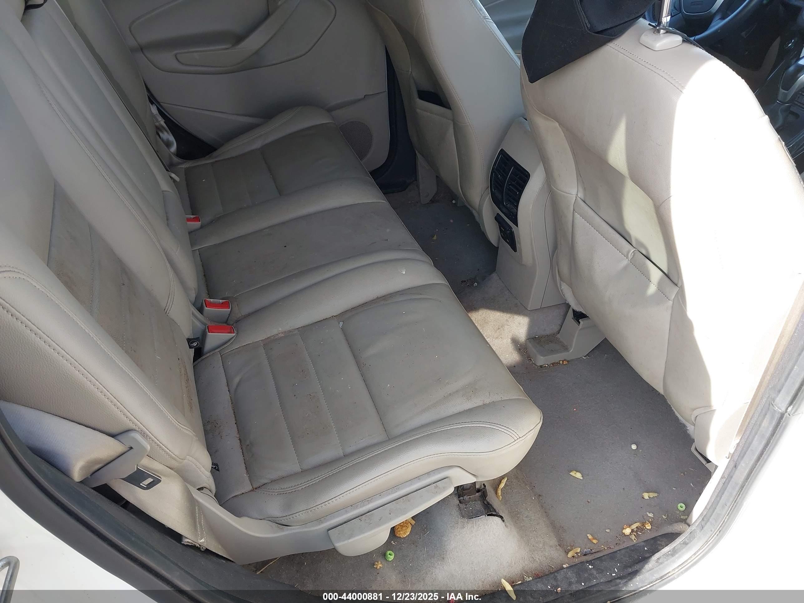 FORD ESCAPE image 8