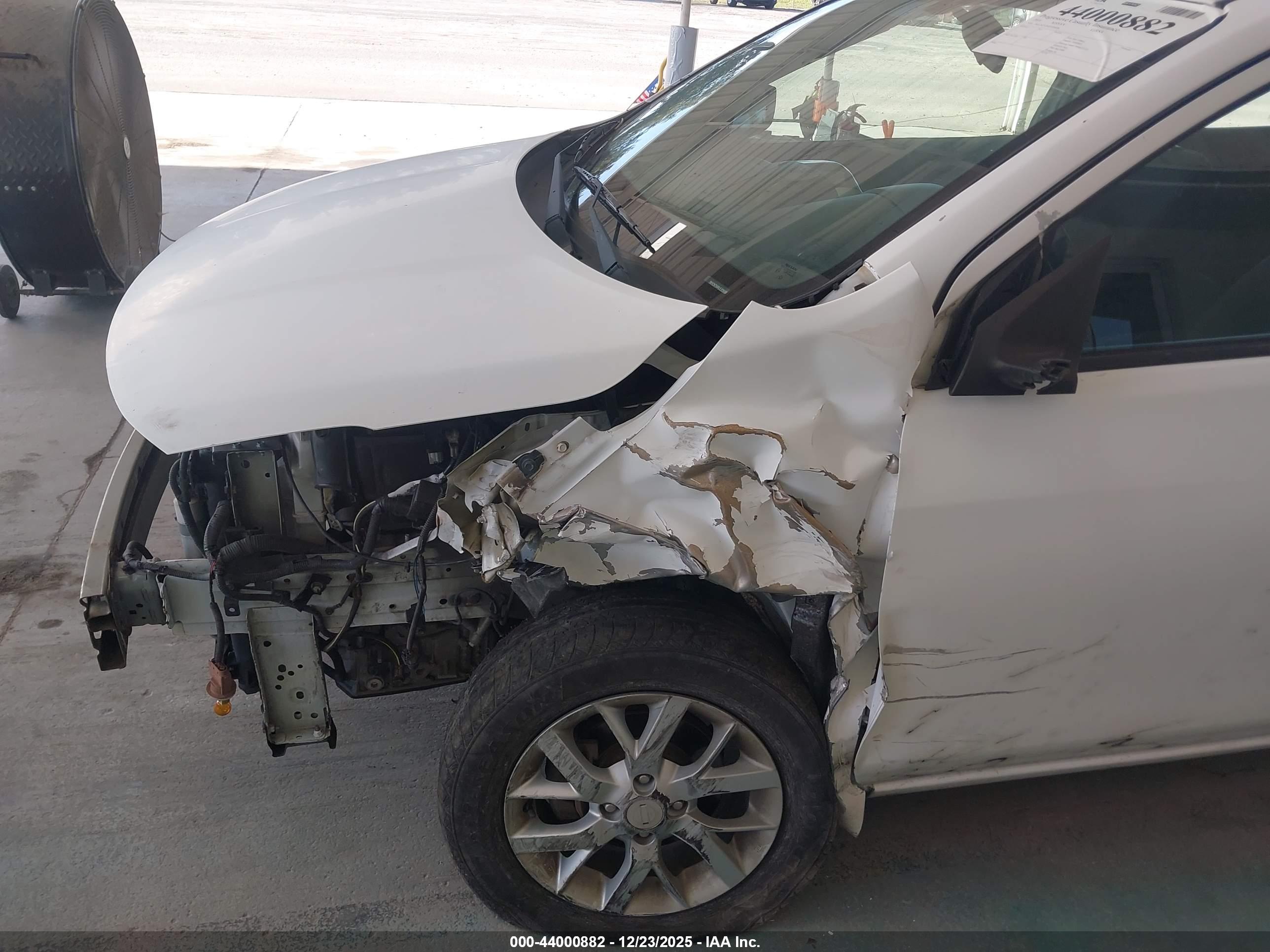NISSAN VERSA image 6