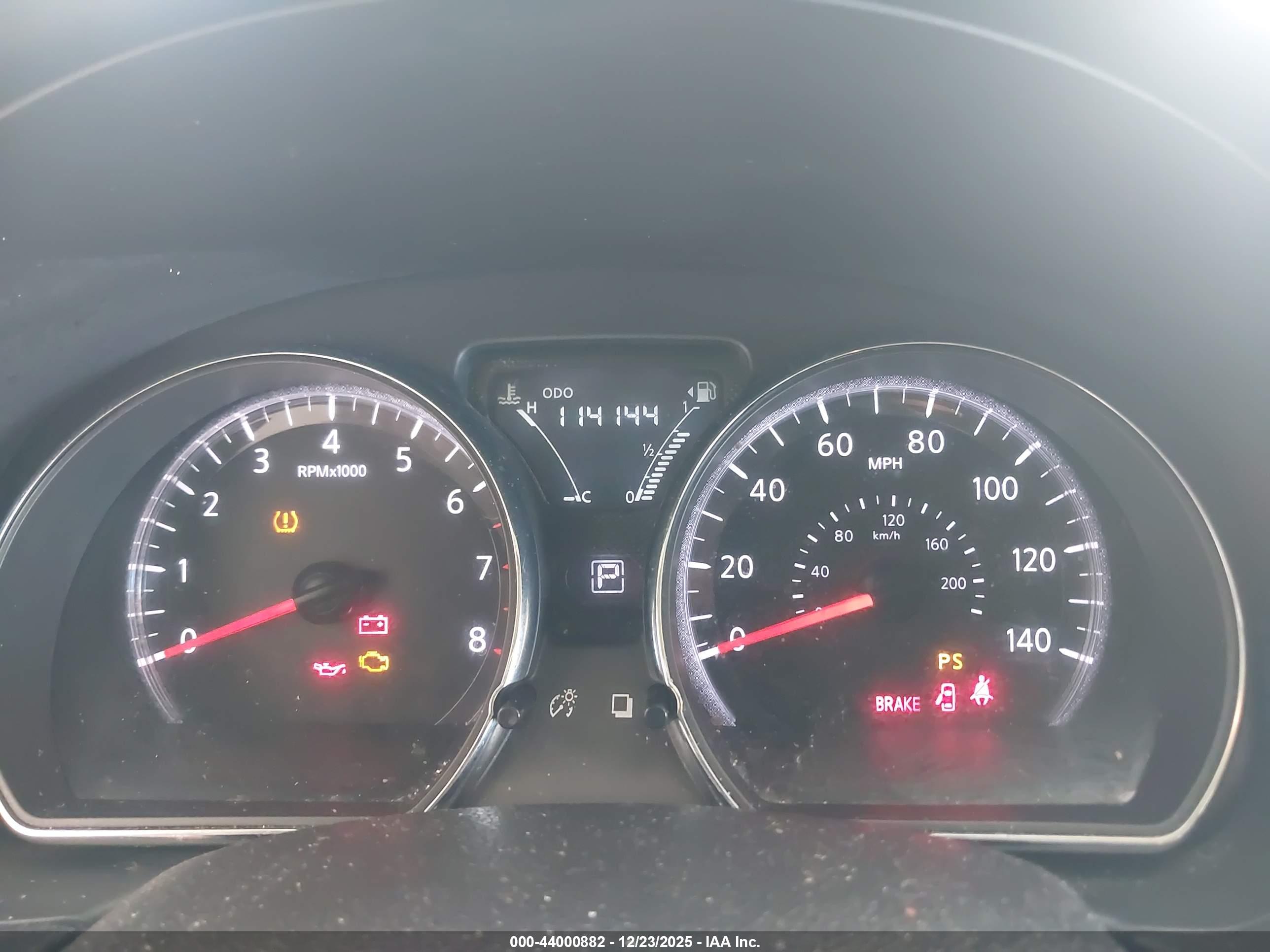 NISSAN VERSA image 7
