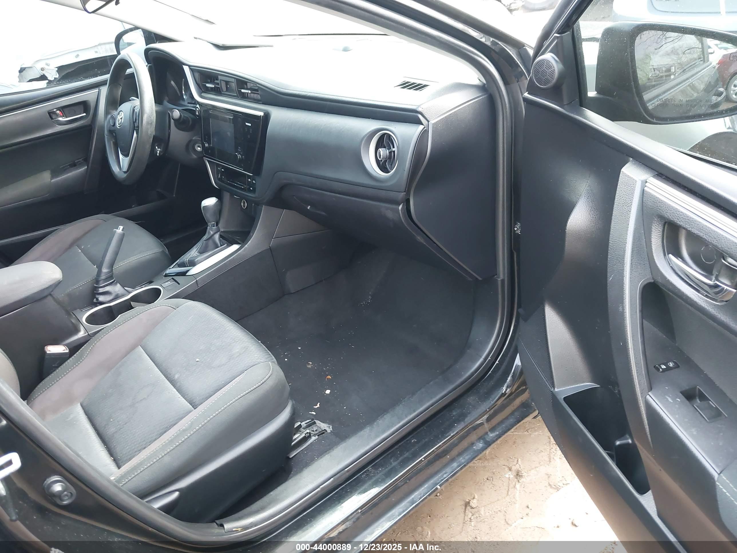 TOYOTA COROLLA image 5