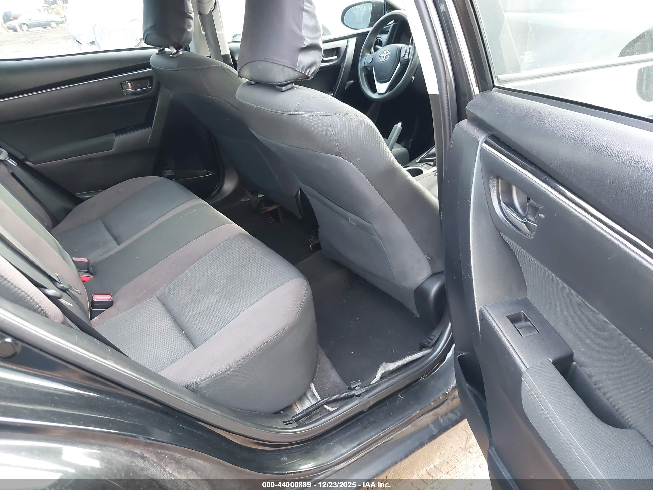 TOYOTA COROLLA image 8