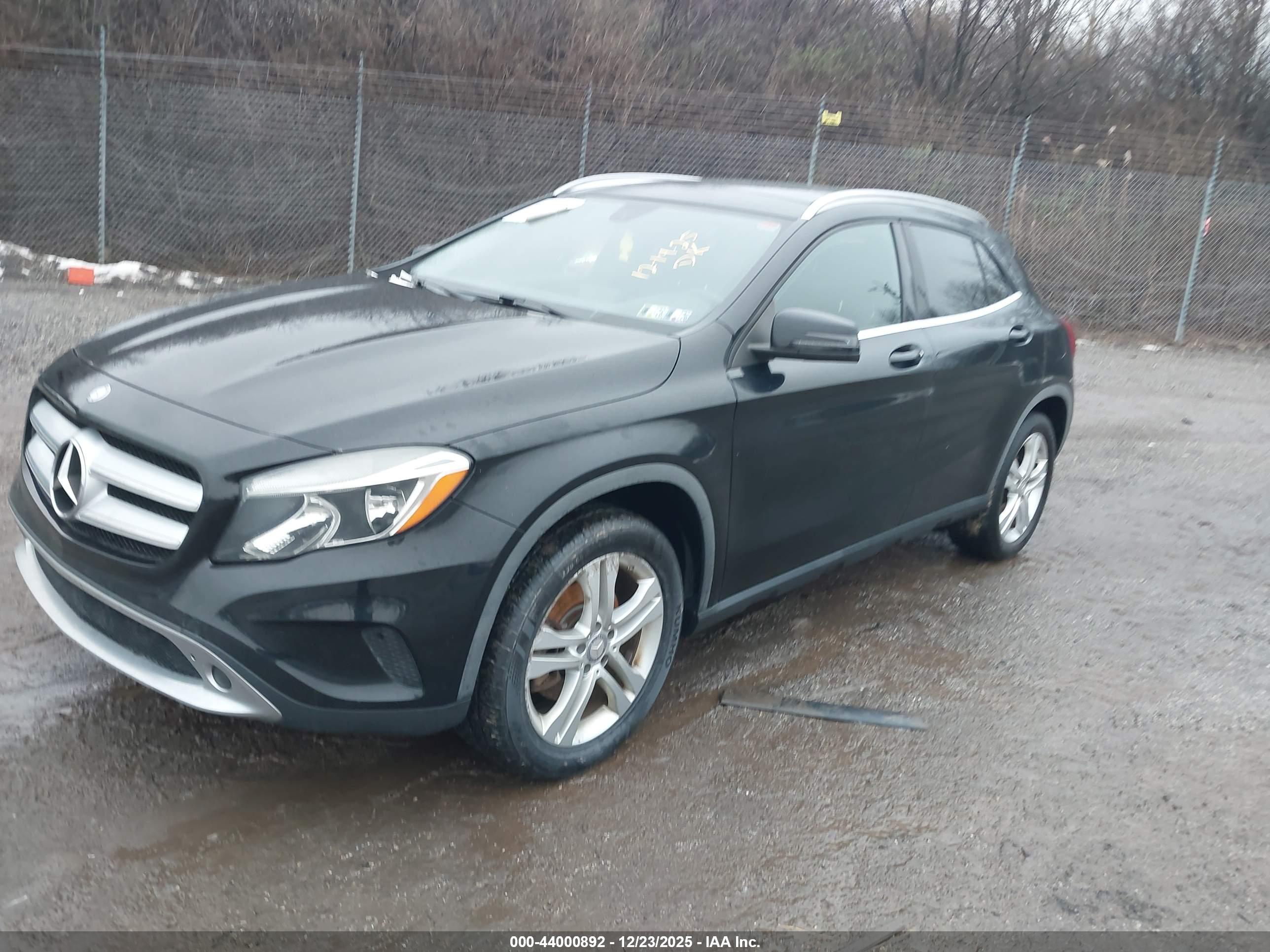MERCEDES-BENZ GLA image 2