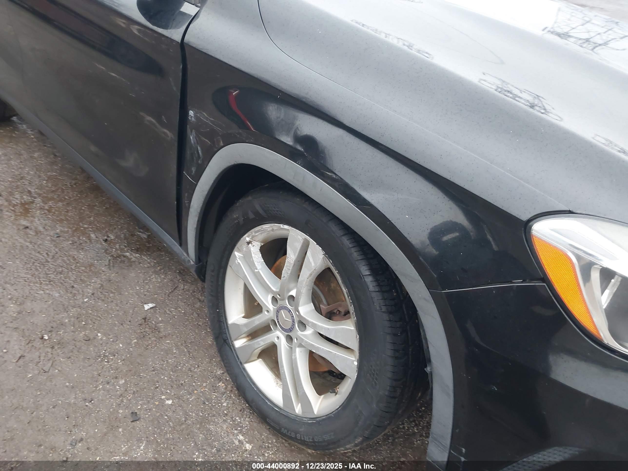 MERCEDES-BENZ GLA image 6