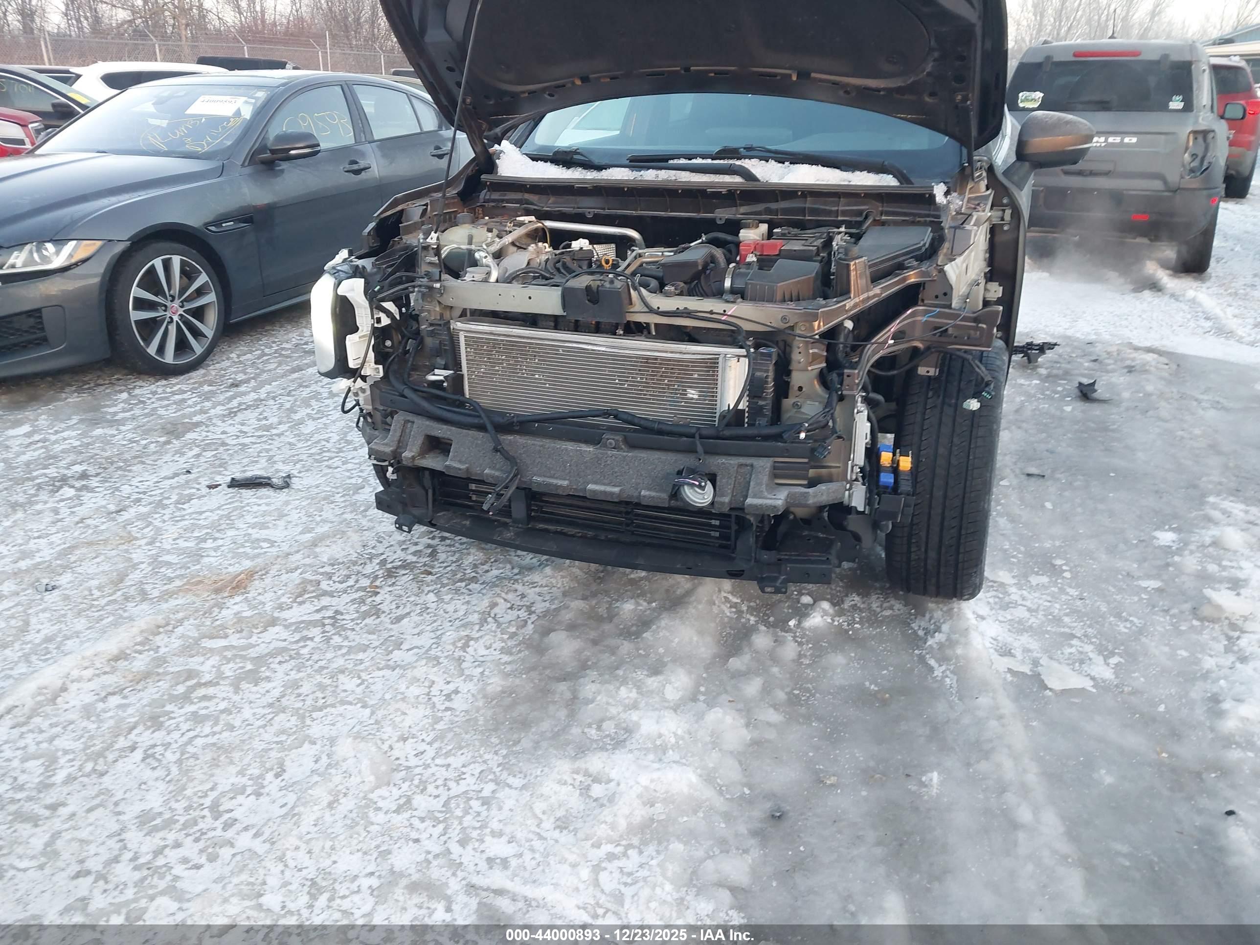 MITSUBISHI OUTLANDER image 6