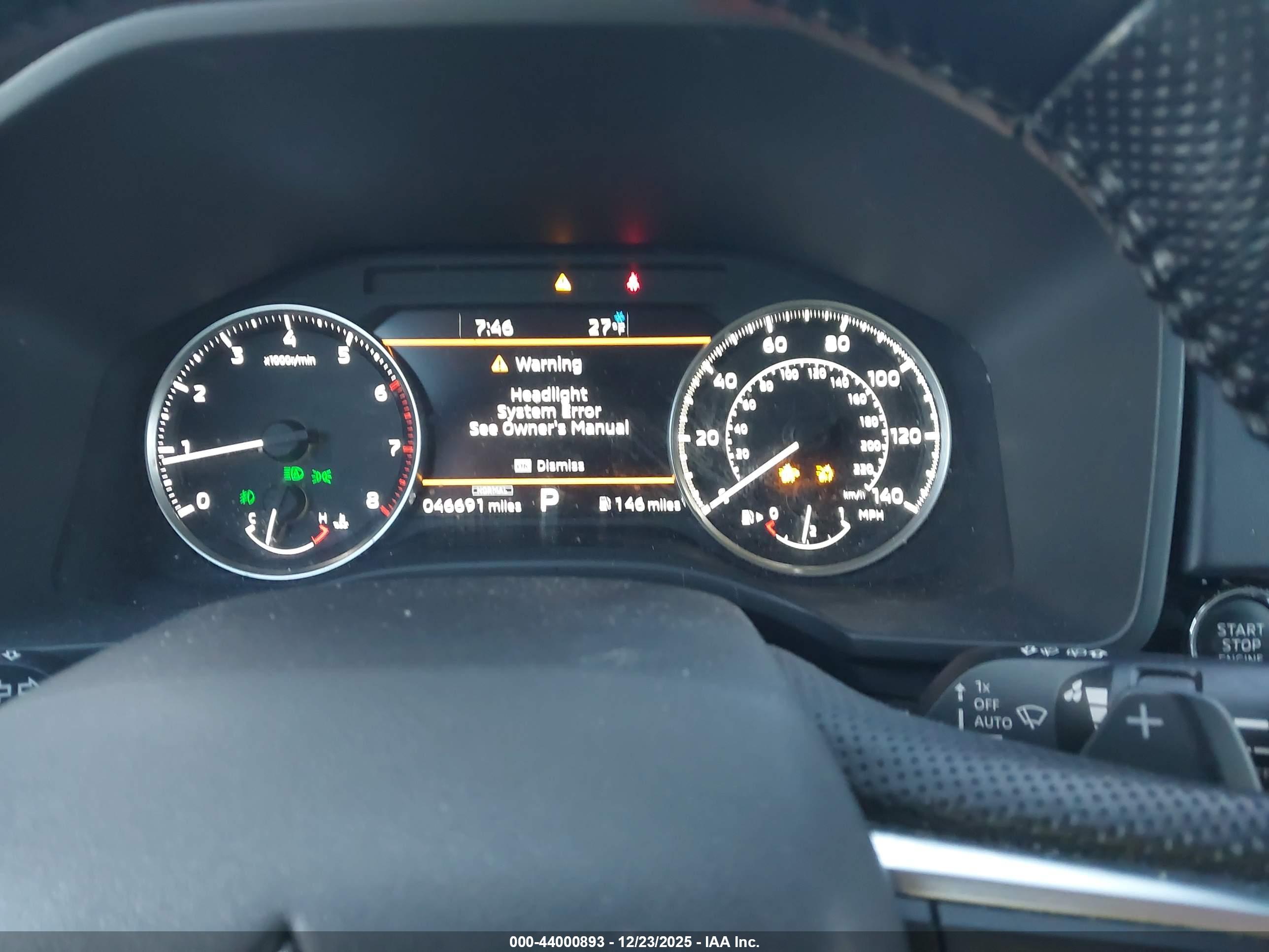 MITSUBISHI OUTLANDER image 7