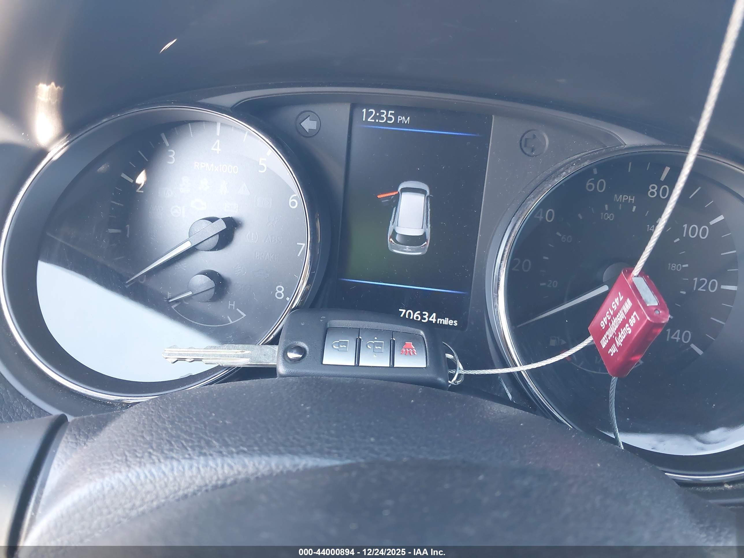 NISSAN ROGUE image 11