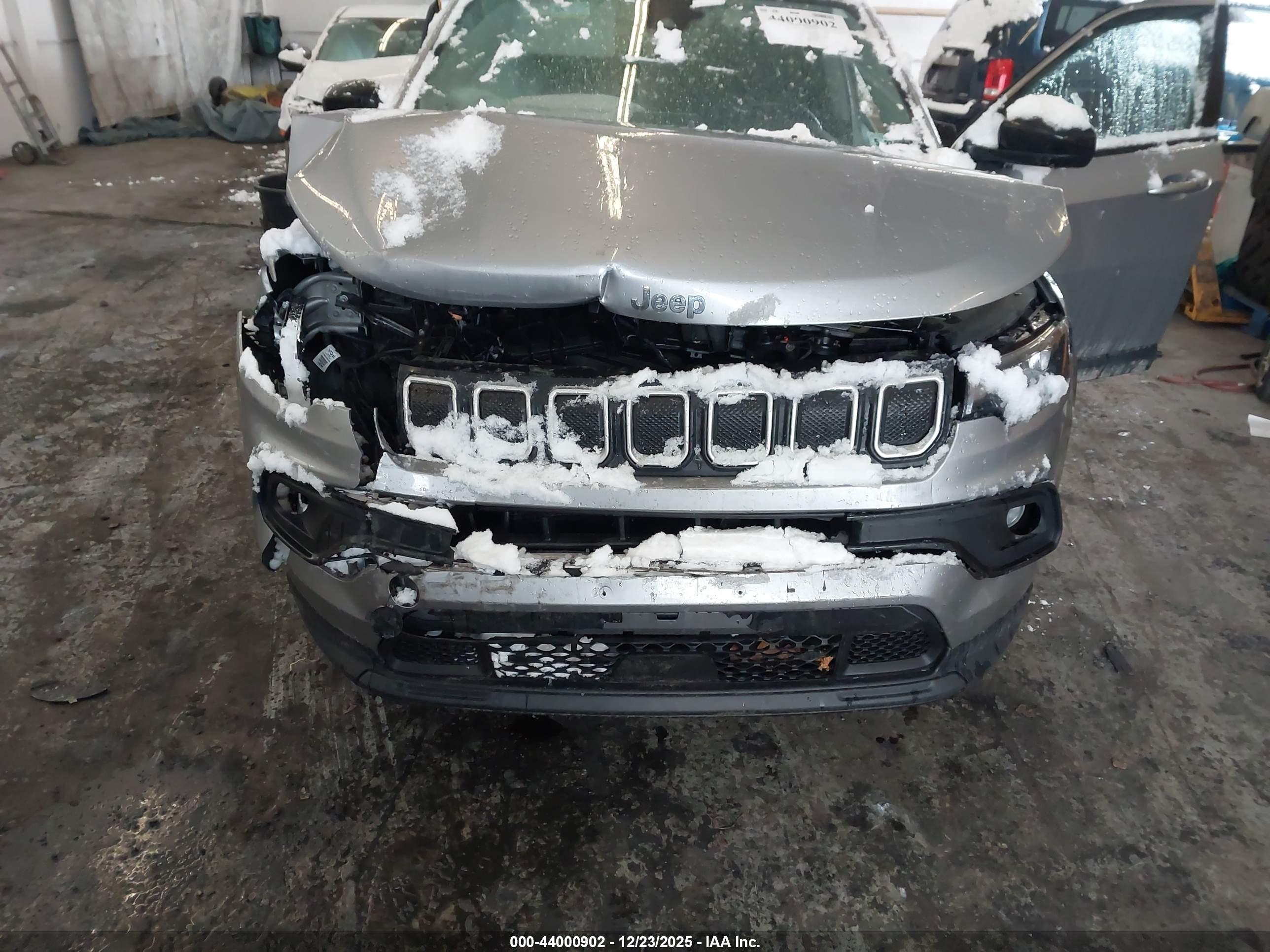 JEEP COMPASS image 6