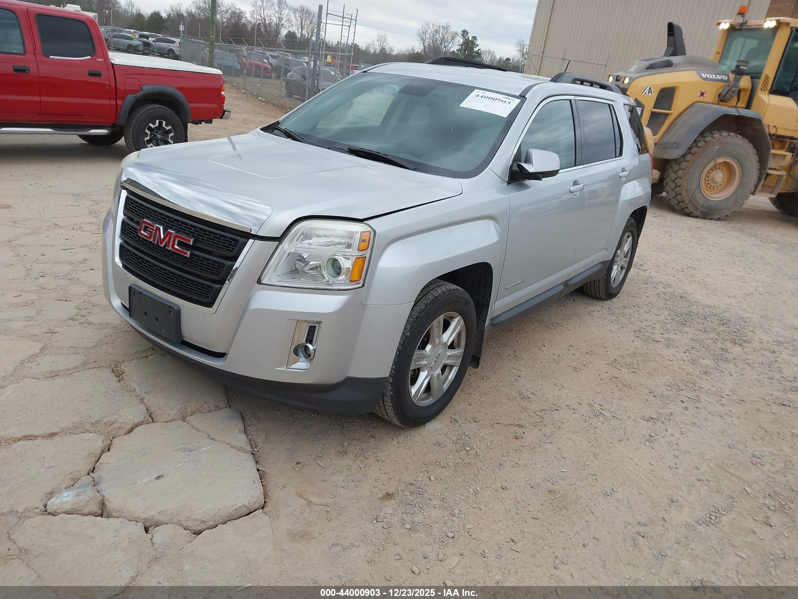 GMC TERRAIN image 2