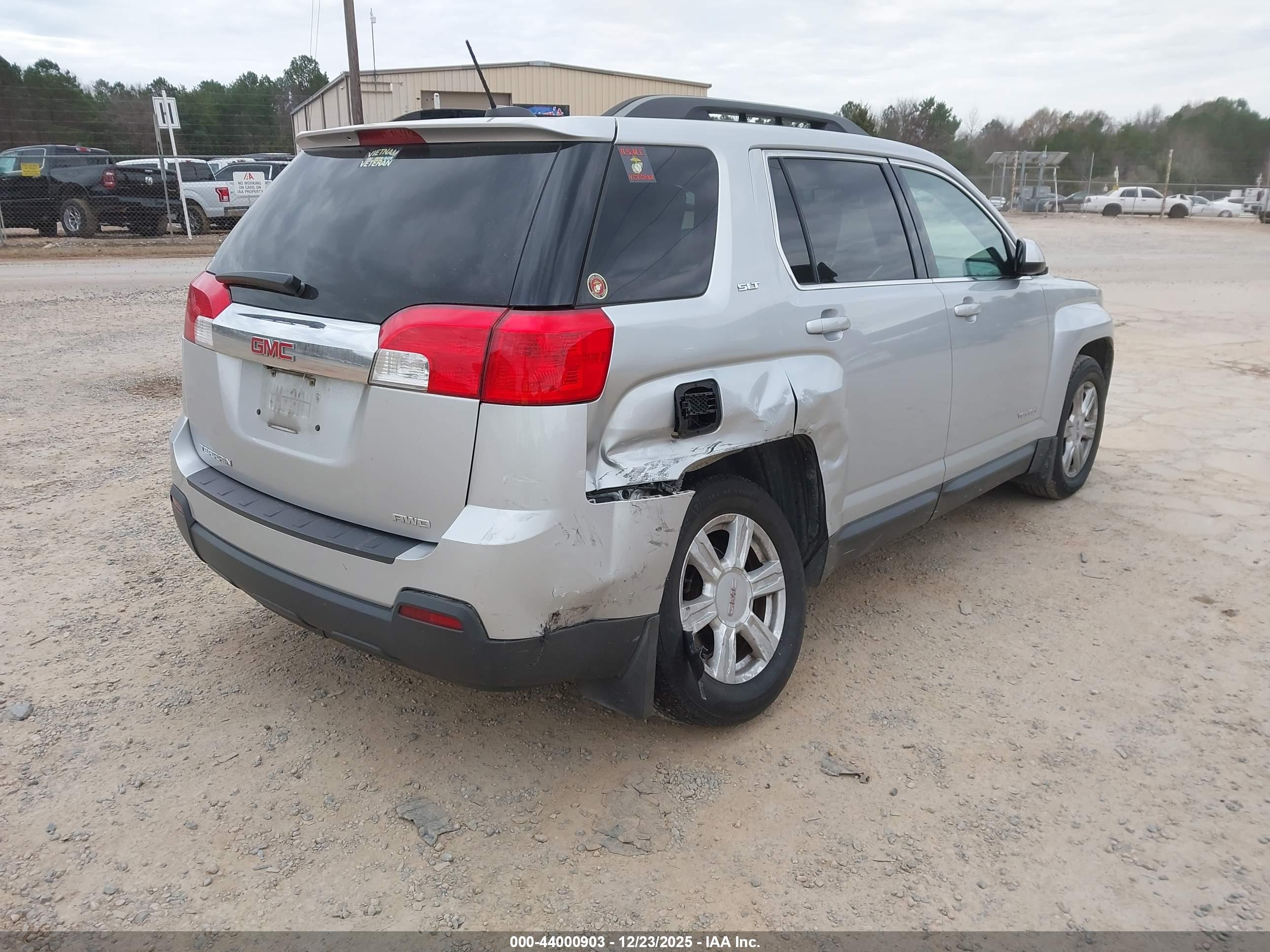 GMC TERRAIN image 4