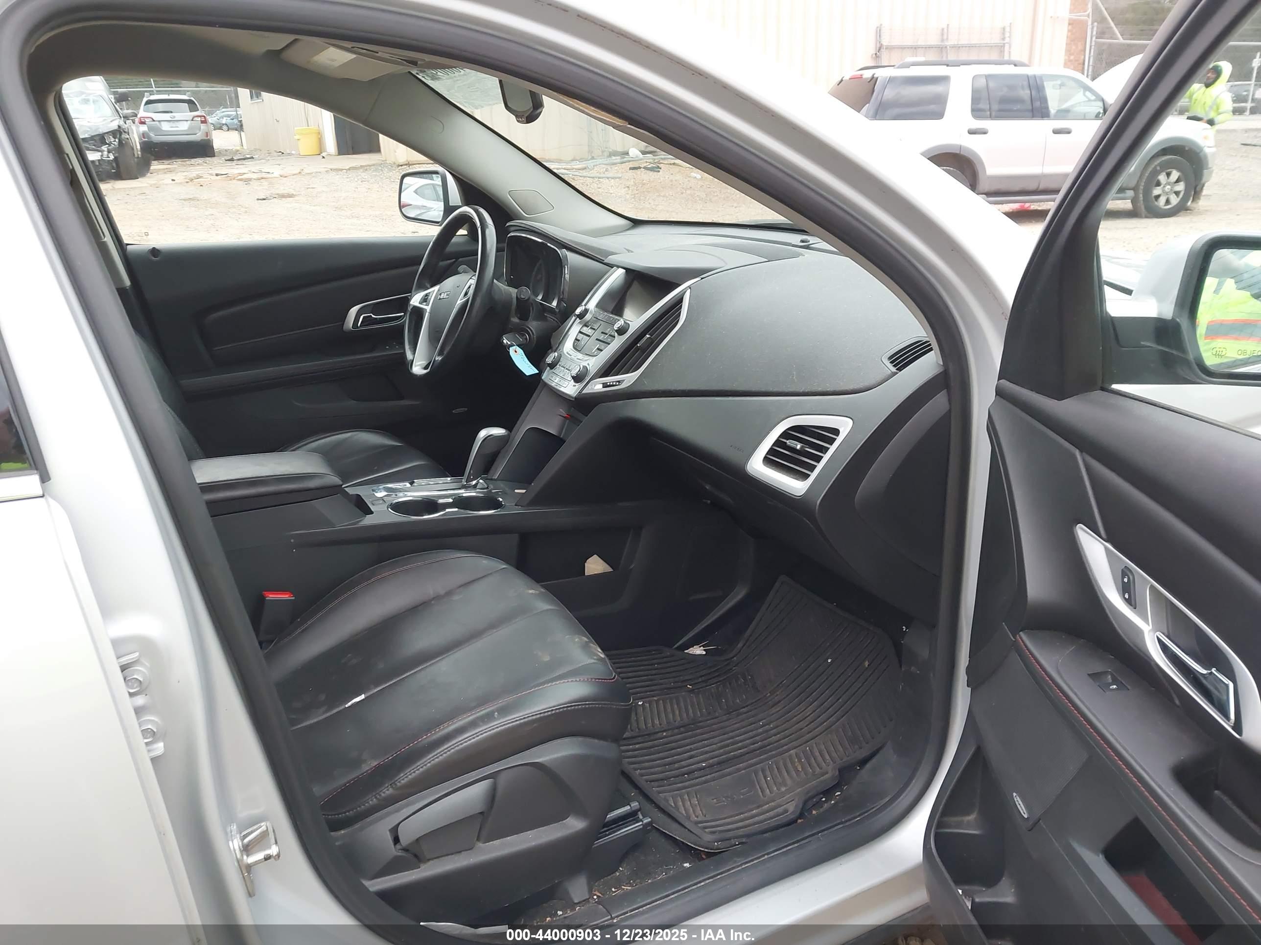 GMC TERRAIN image 5